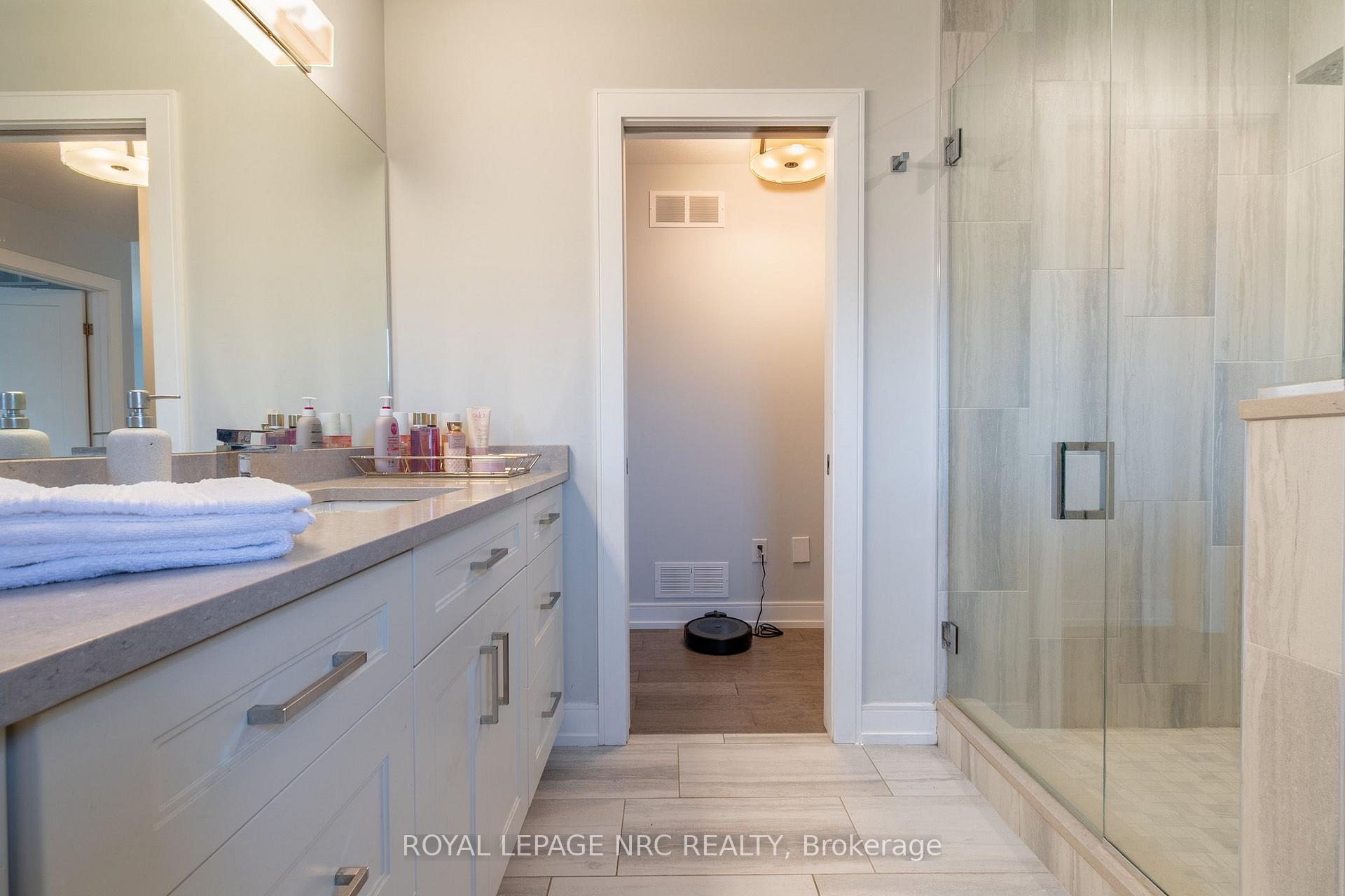 Photo 17 of 126 Lametti Drive, Pelham, Fonthill — HOMEH