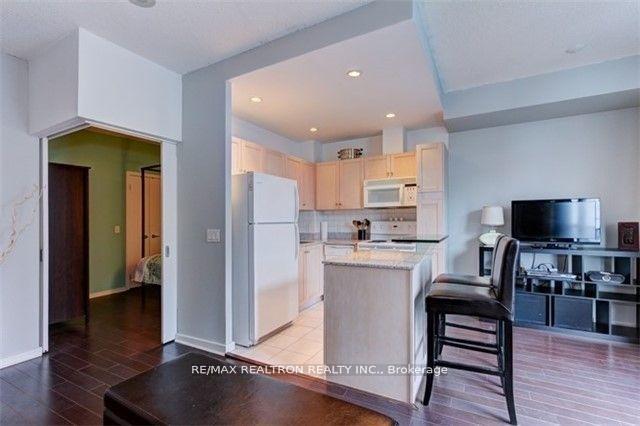 Photo 4 of Unit 3004, 8 York Street, Toronto, Waterfront Communities — HOMEH
