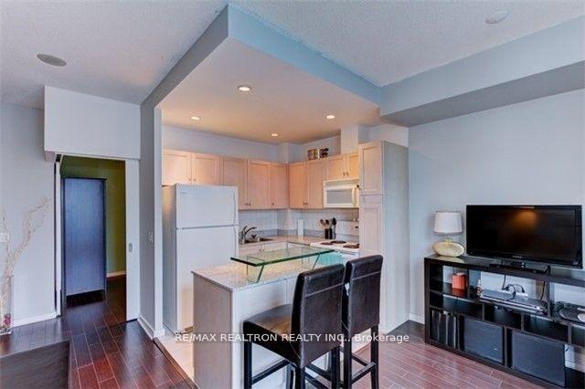 Photo 13 of Unit 3004, 8 York Street, Toronto, Waterfront Communities — HOMEH