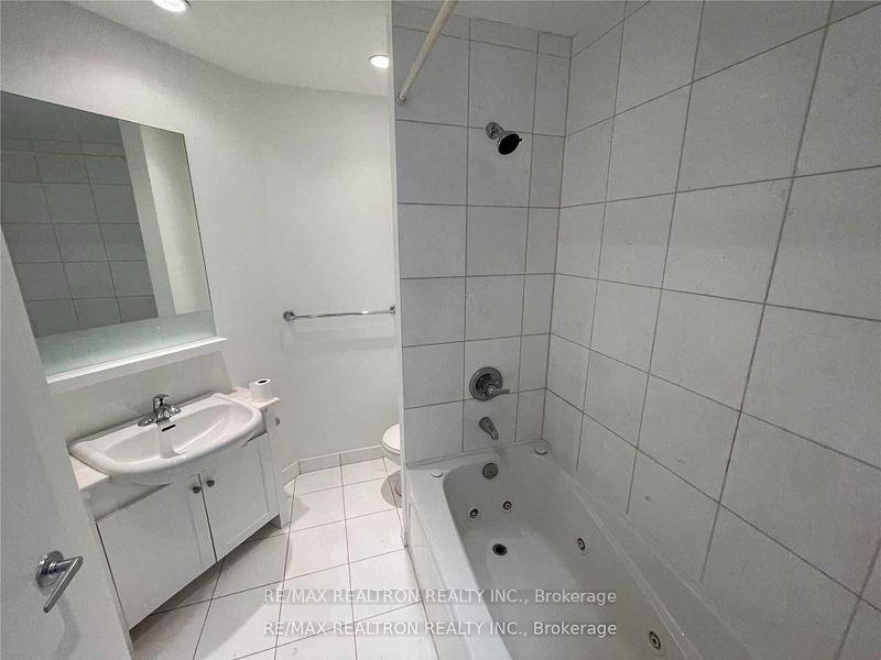 Photo 14 of Unit 3004, 8 York Street, Toronto, Waterfront Communities — HOMEH