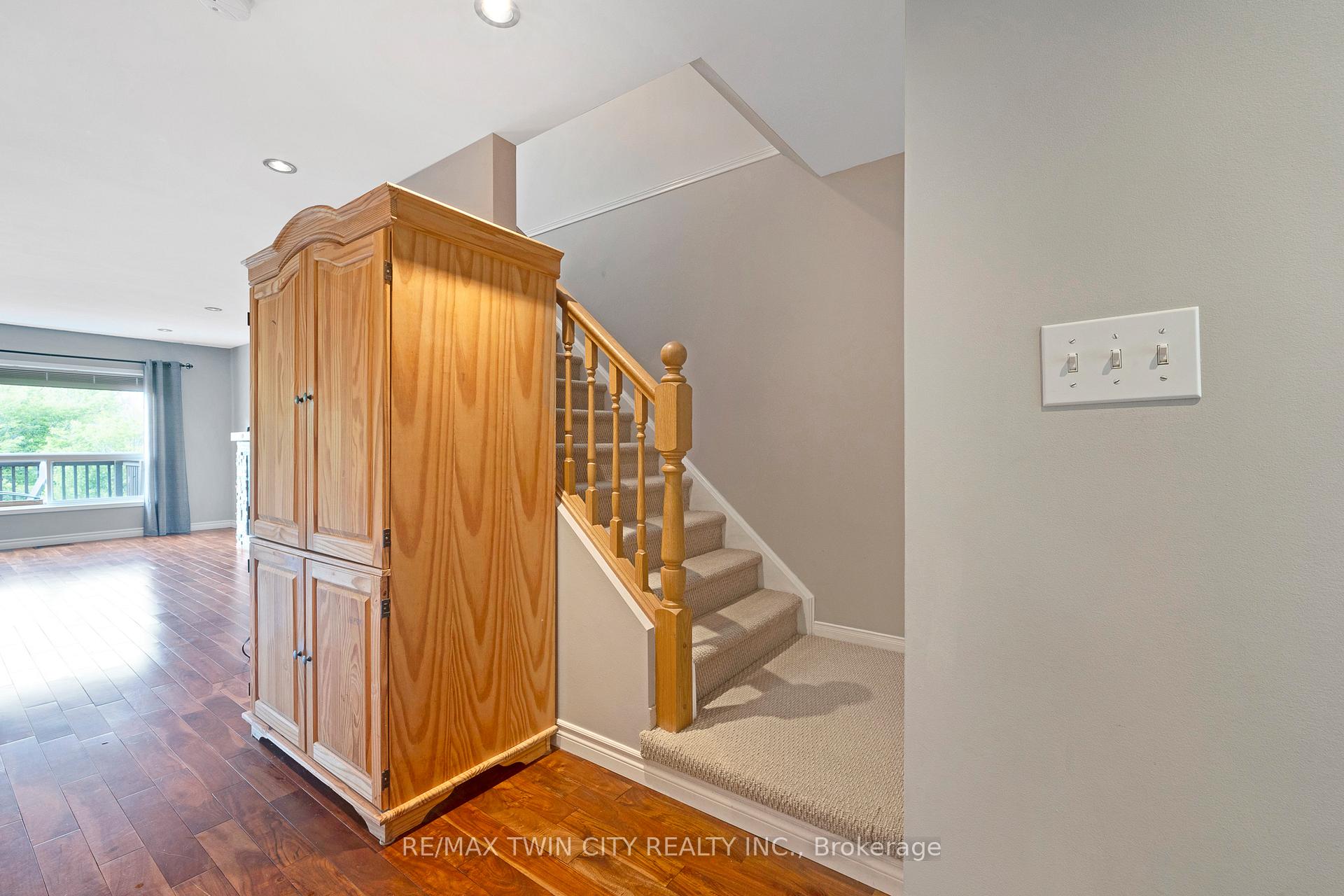Photo 9 of 195 Pineland Court, Waterloo — HOMEH