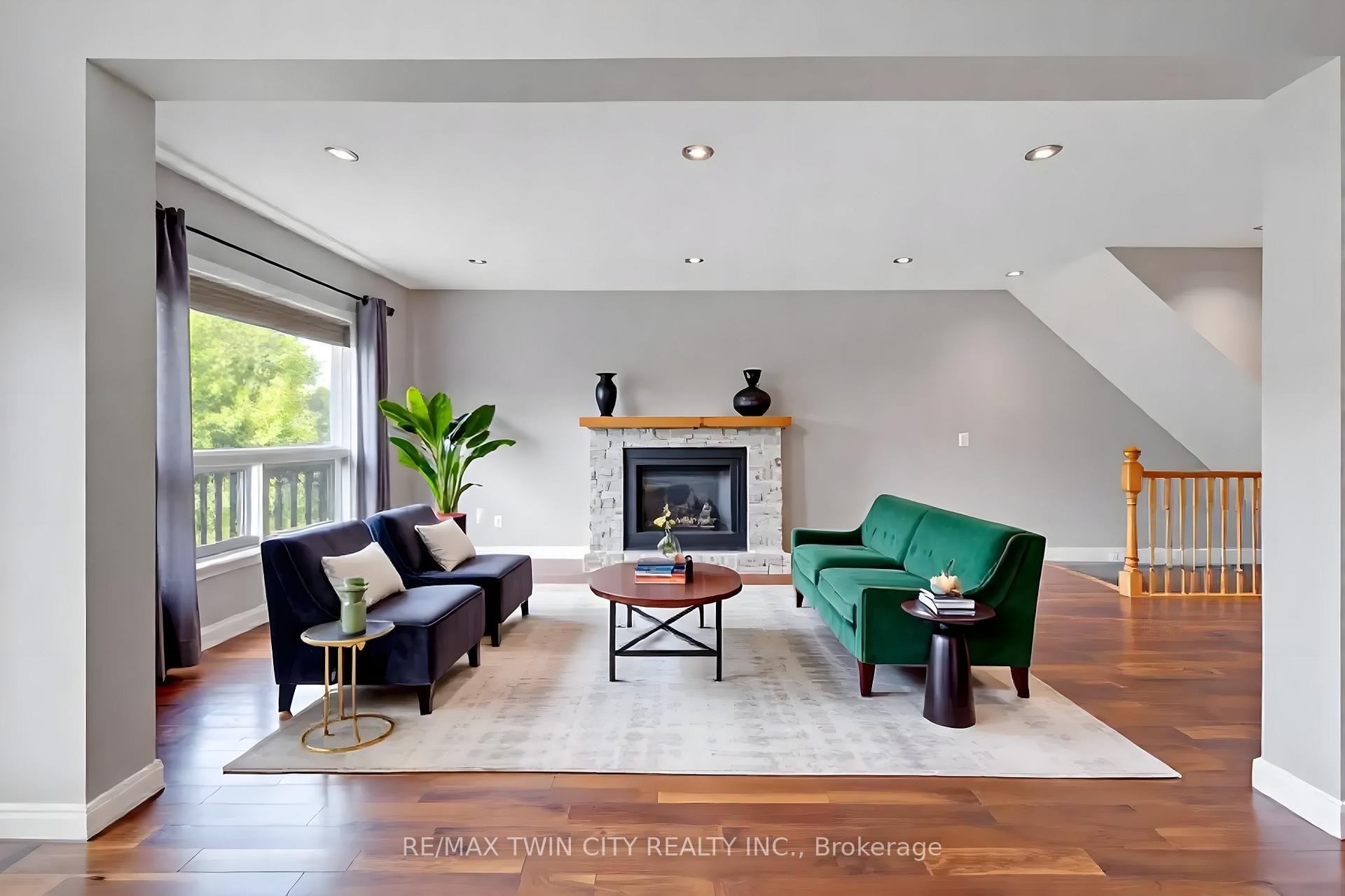 Photo 14 of 195 Pineland Court, Waterloo — HOMEH