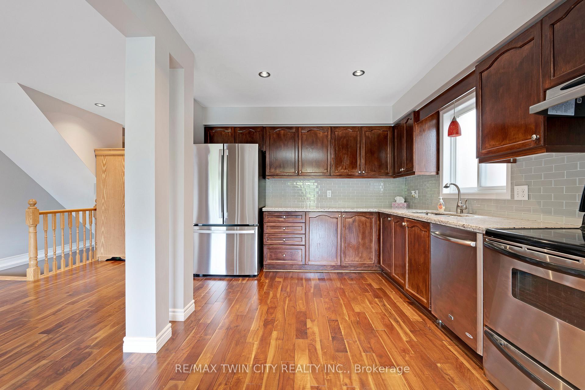 Photo 12 of 195 Pineland Court, Waterloo — HOMEH