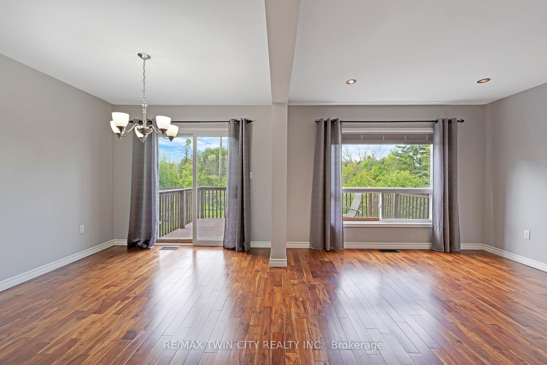 Photo 7 of 195 Pineland Court, Waterloo — HOMEH