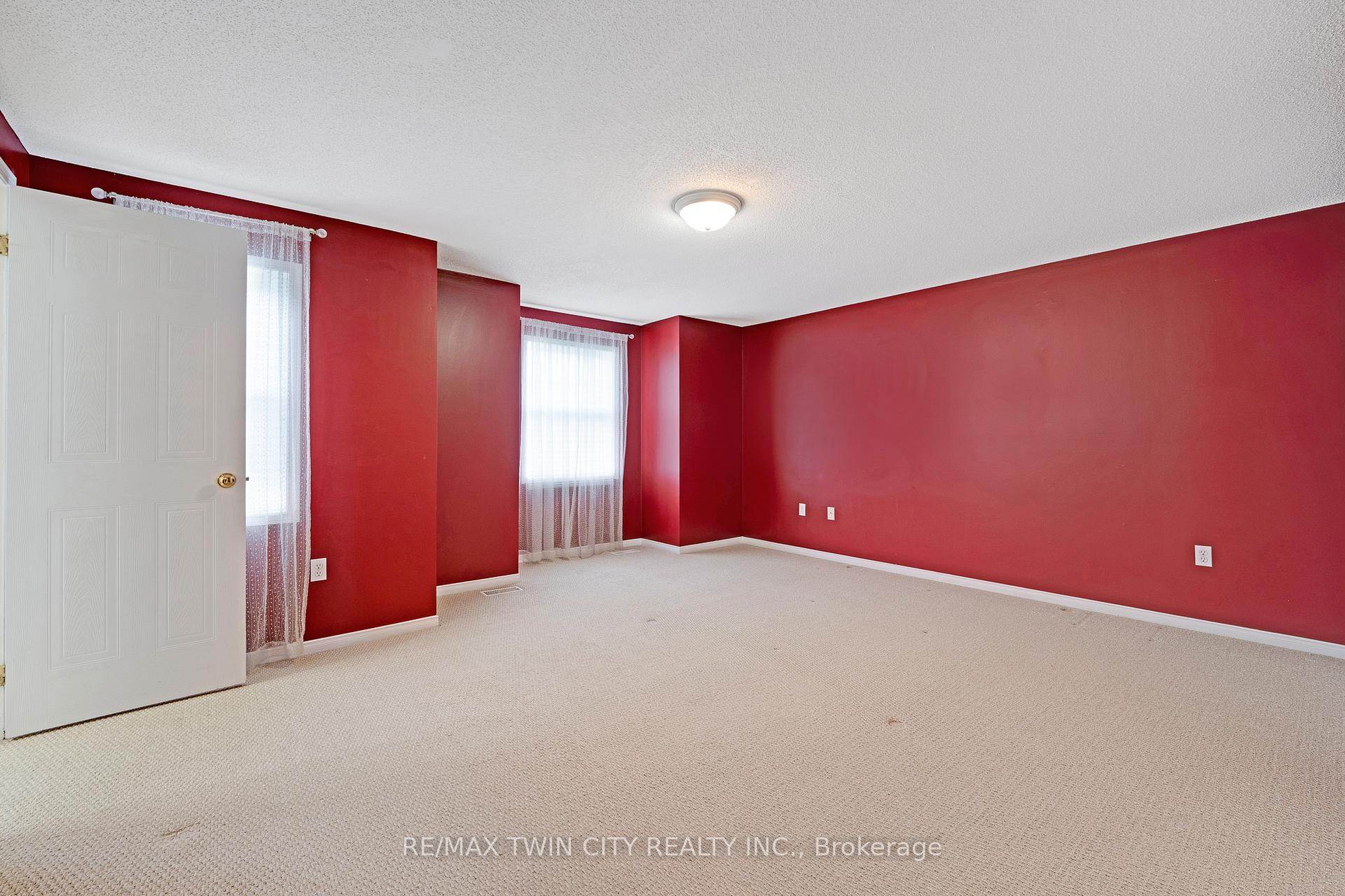 Photo 21 of 195 Pineland Court, Waterloo — HOMEH