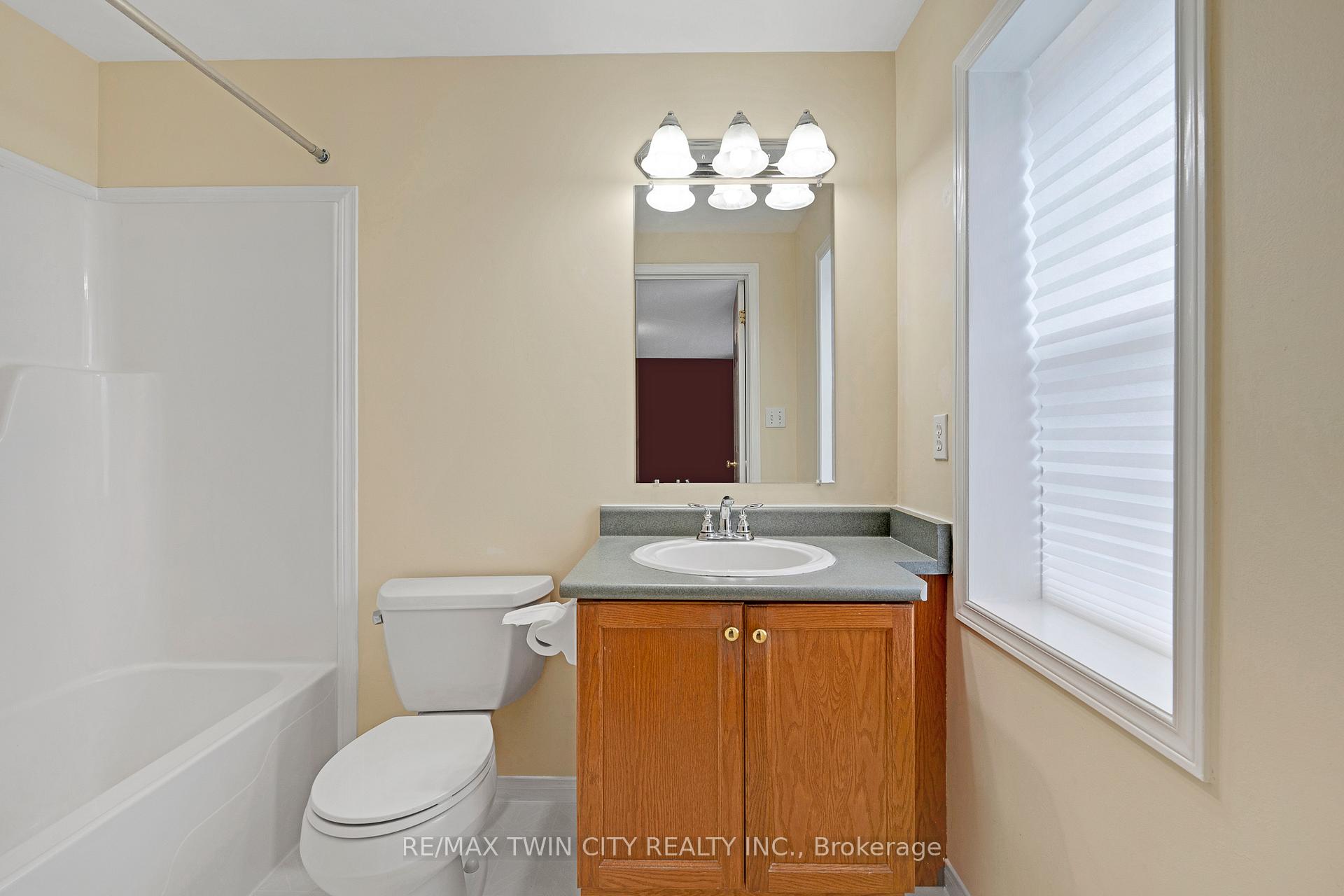 Photo 10 of 195 Pineland Court, Waterloo — HOMEH