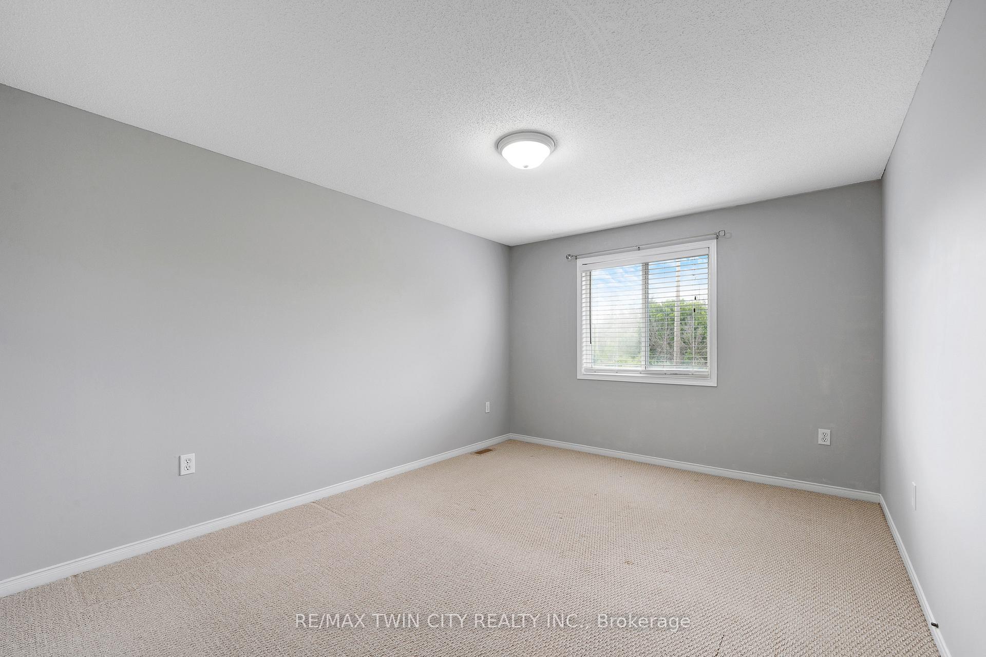 Photo 31 of 195 Pineland Court, Waterloo — HOMEH