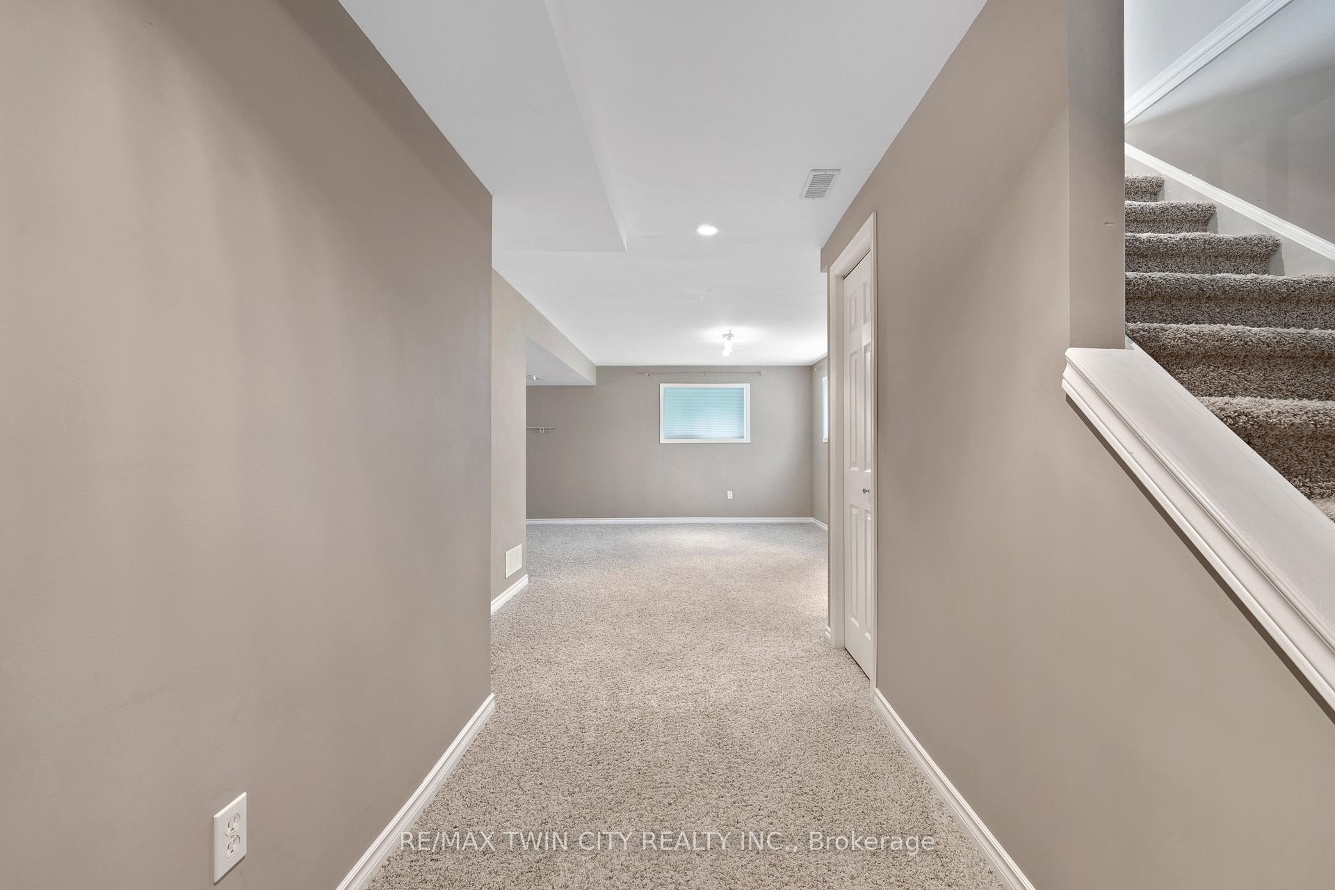 Photo 19 of 195 Pineland Court, Waterloo — HOMEH