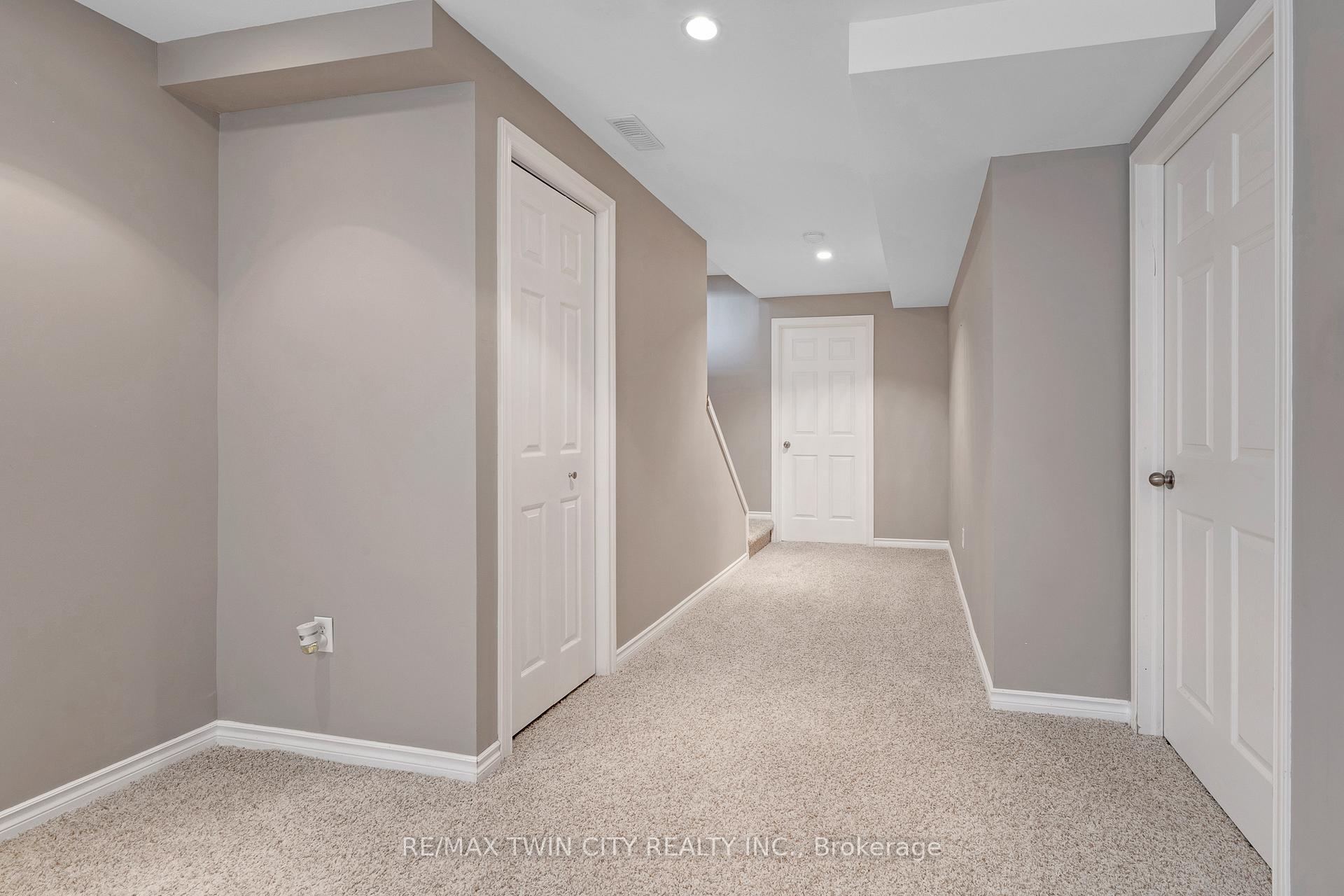 Photo 32 of 195 Pineland Court, Waterloo — HOMEH