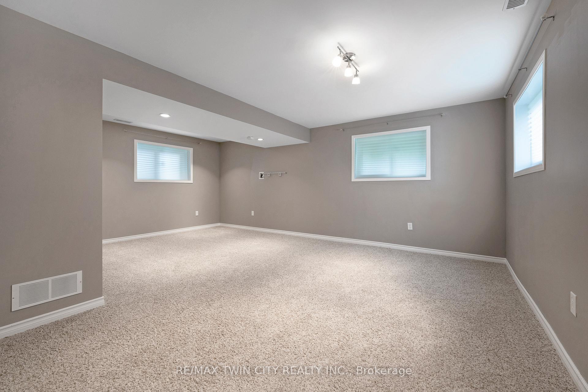 Photo 28 of 195 Pineland Court, Waterloo — HOMEH
