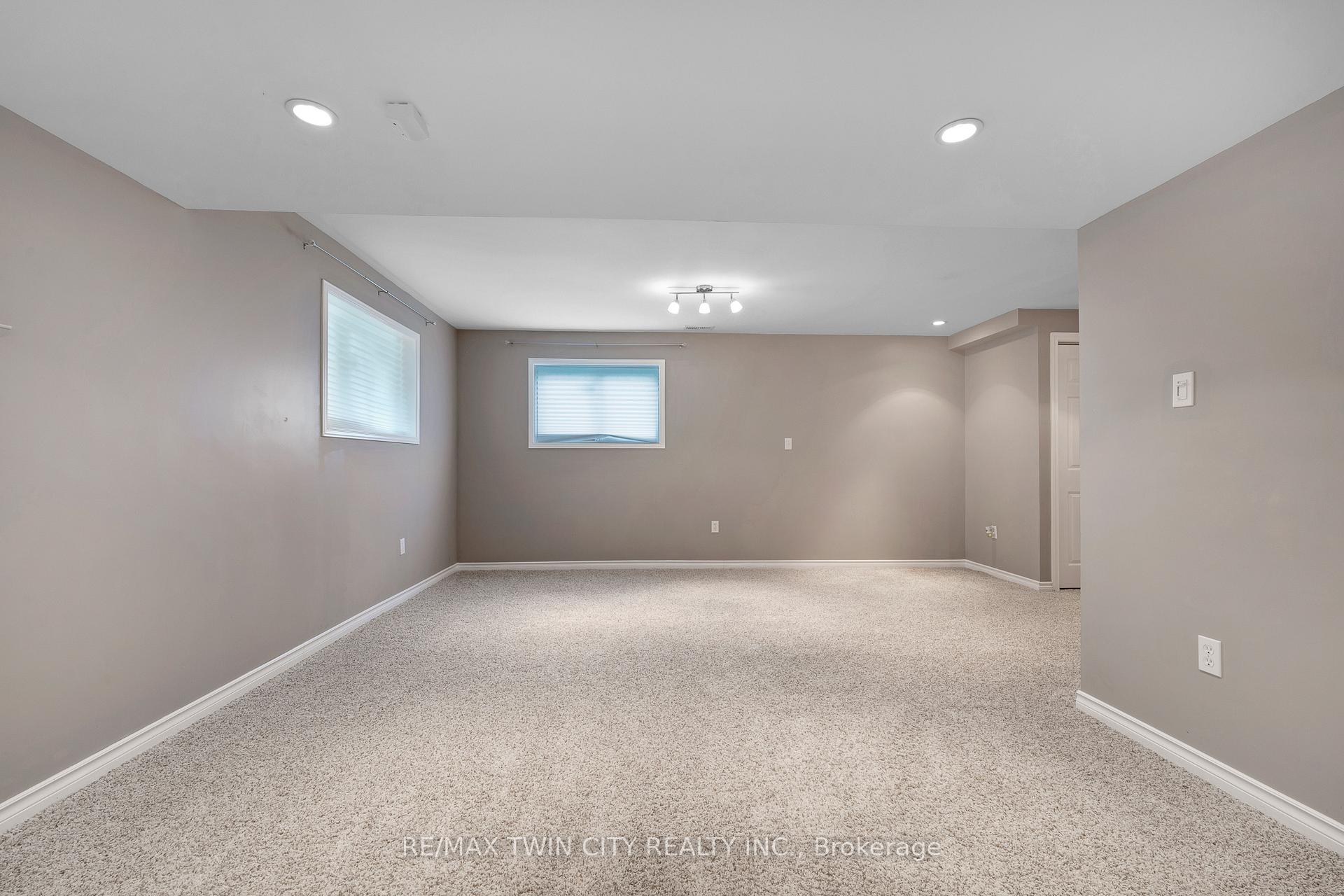 Photo 34 of 195 Pineland Court, Waterloo — HOMEH