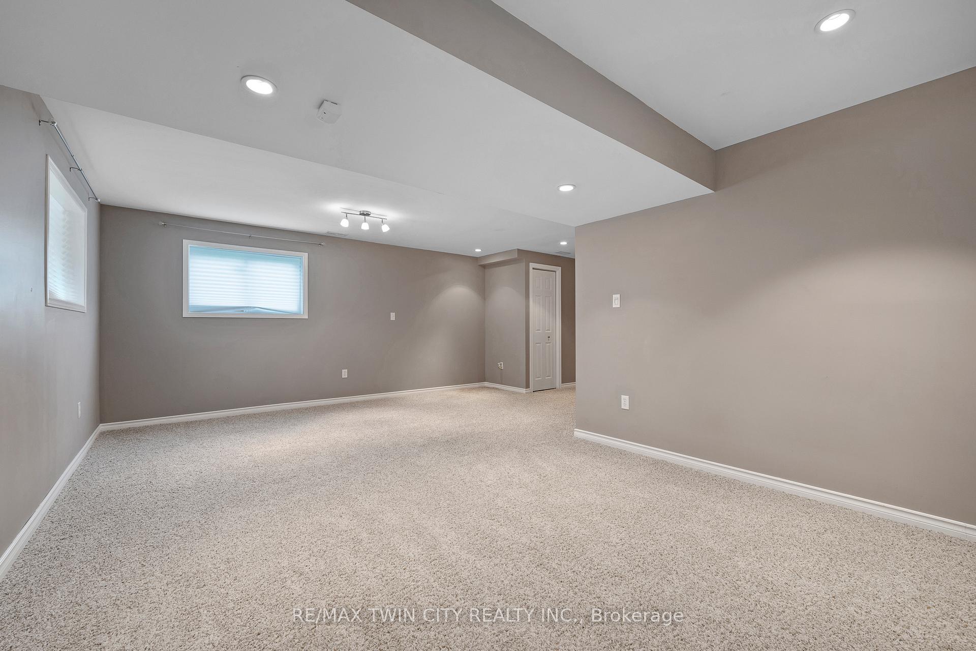 Photo 35 of 195 Pineland Court, Waterloo — HOMEH