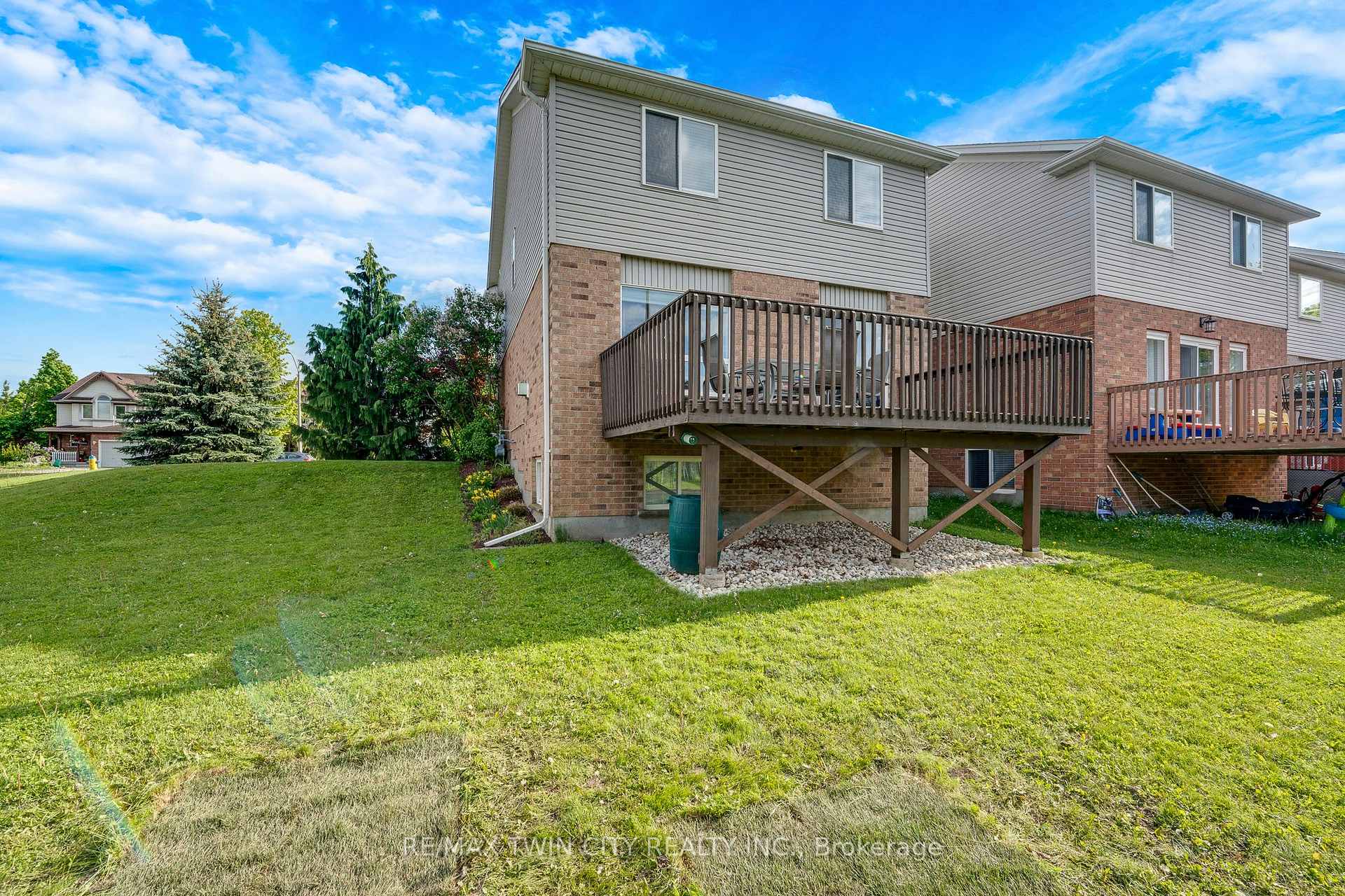 Photo 39 of 195 Pineland Court, Waterloo — HOMEH