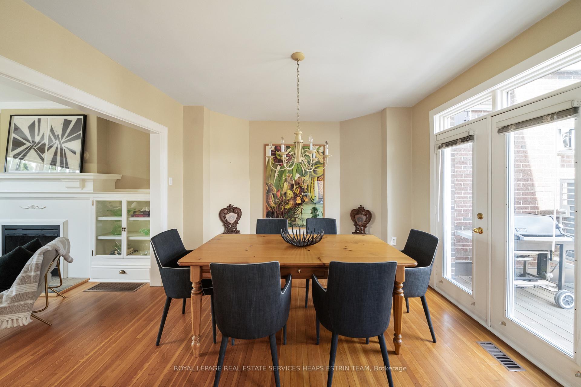 Photo 2 of 85 Douglas Crescent, Toronto, Leaside — HOMEH