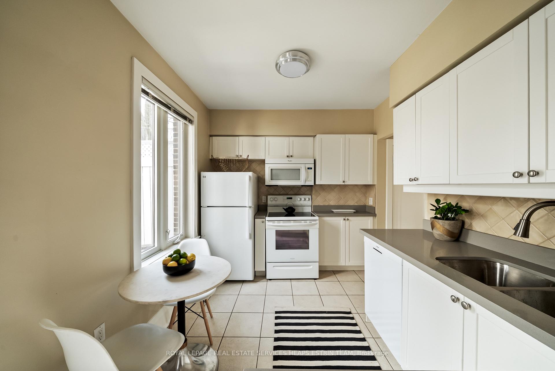 Photo 22 of 85 Douglas Crescent, Toronto, Leaside — HOMEH