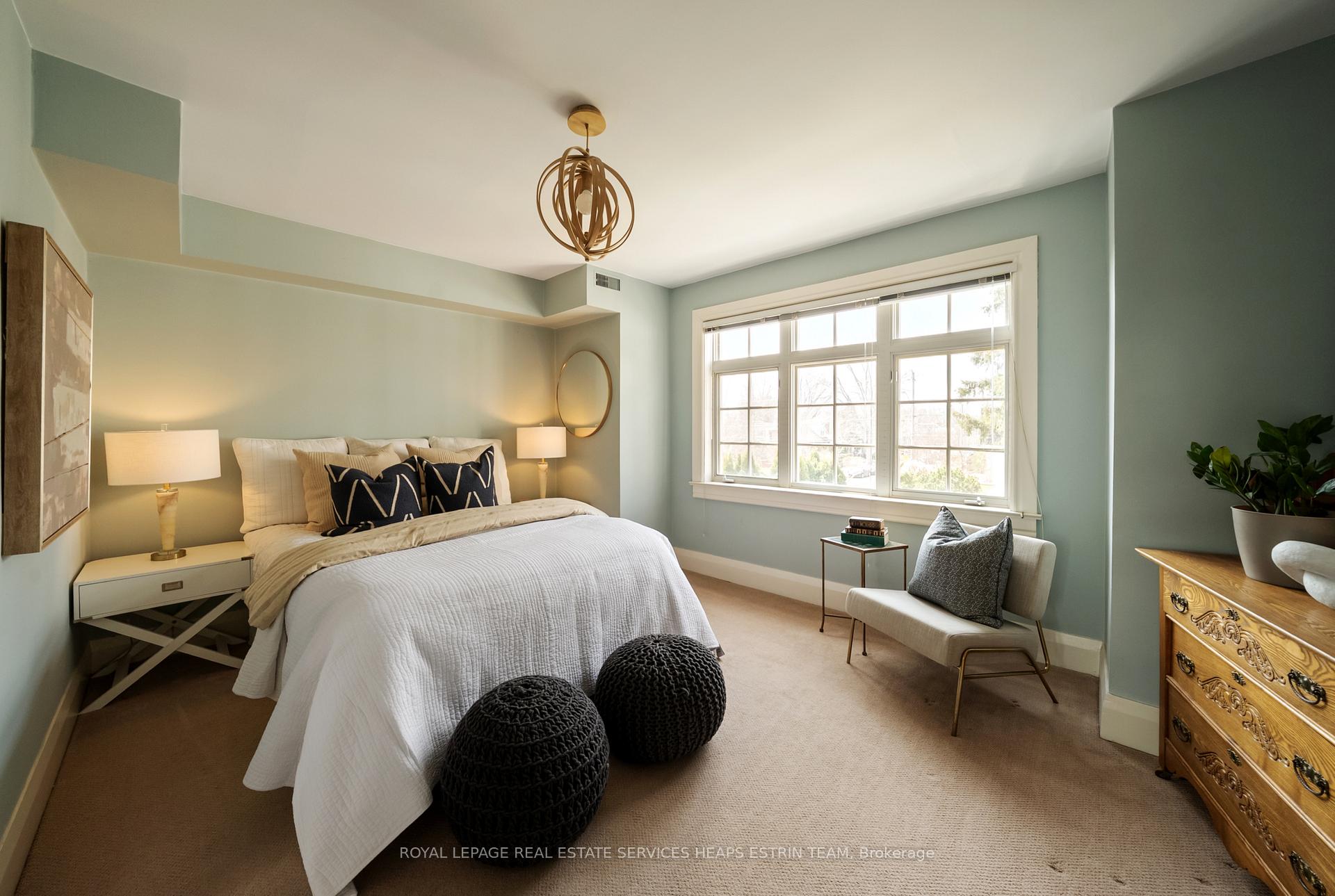 Photo 4 of 85 Douglas Crescent, Toronto, Leaside — HOMEH