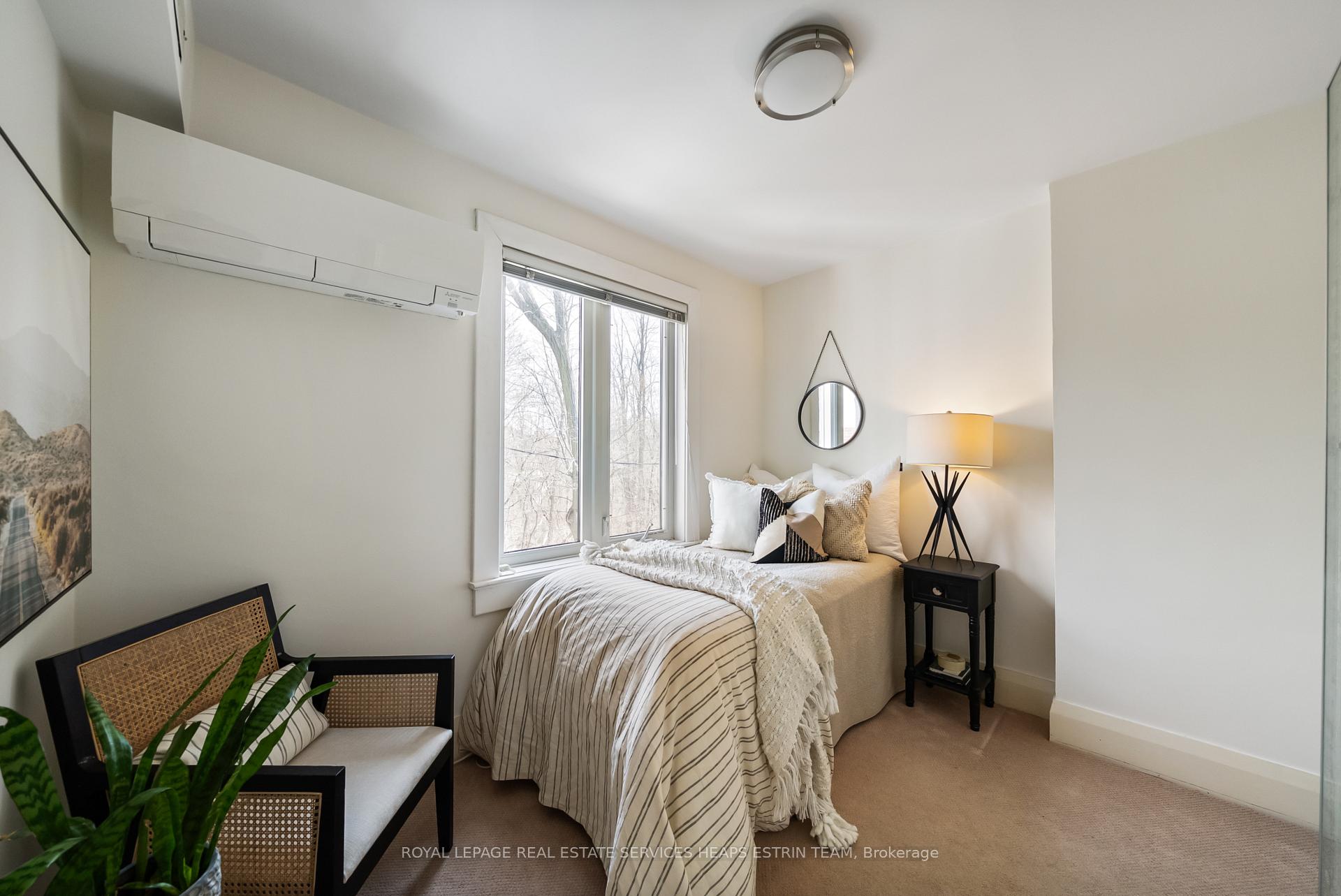 Photo 18 of 85 Douglas Crescent, Toronto, Leaside — HOMEH