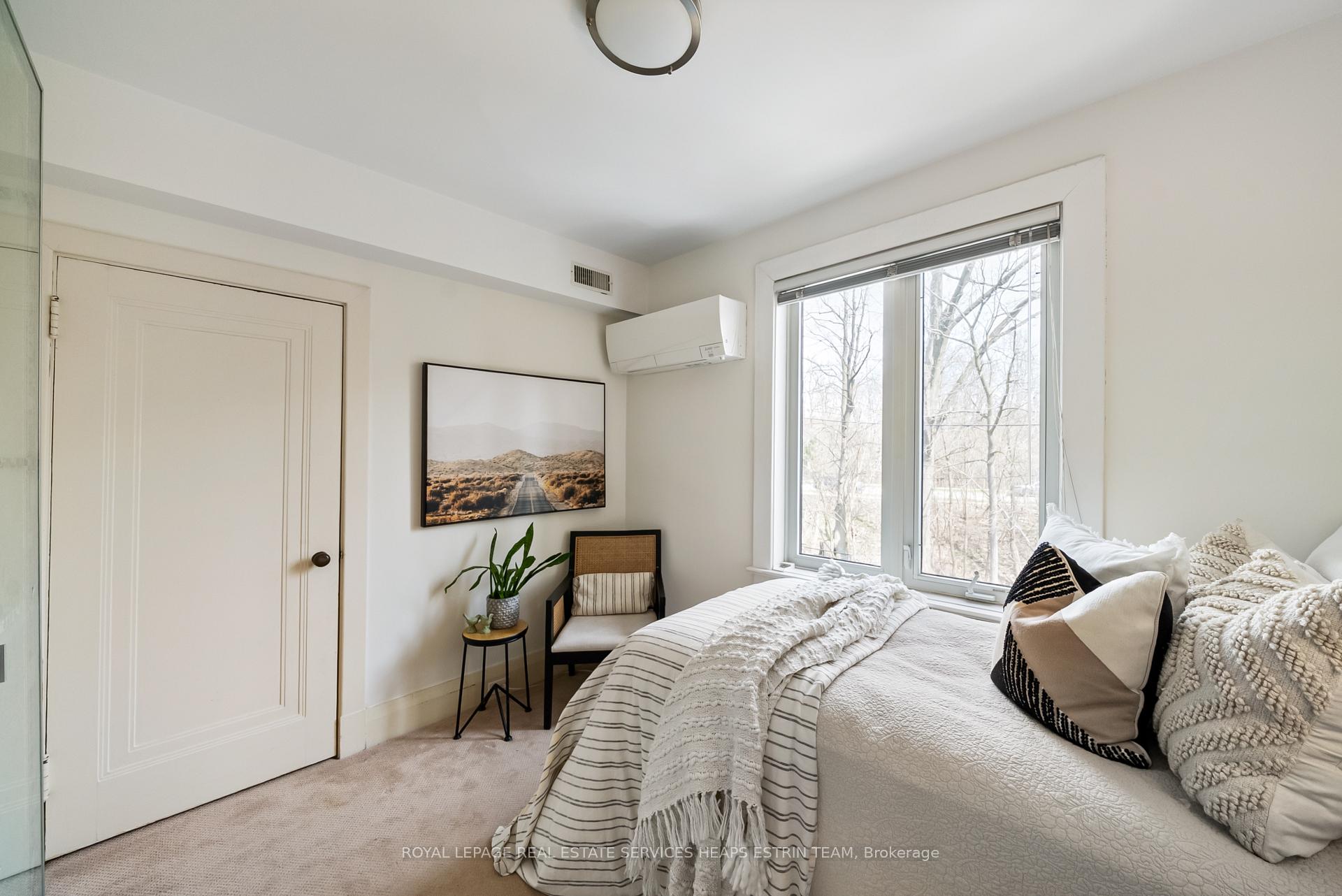 Photo 13 of 85 Douglas Crescent, Toronto, Leaside — HOMEH