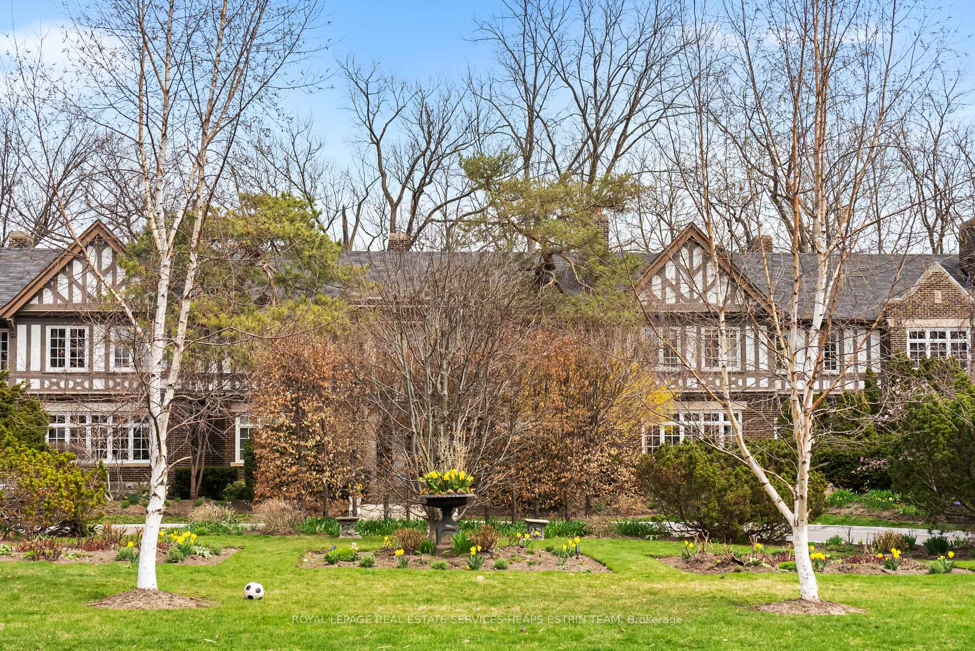Photo 26 of 85 Douglas Crescent, Toronto, Leaside — HOMEH