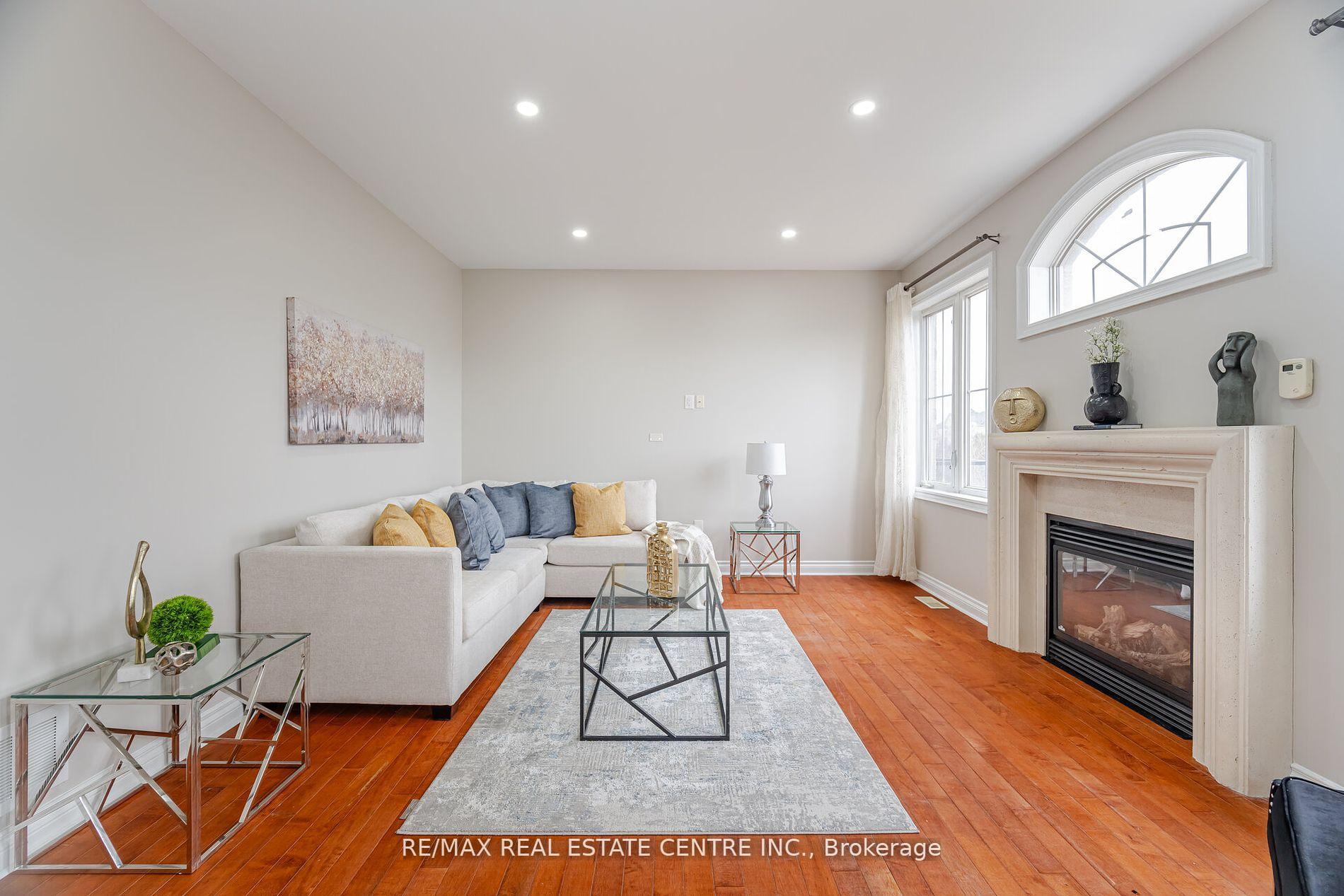Photo 17 of 38 Junetown Circle, Brampton, Credit Valley — HOMEH