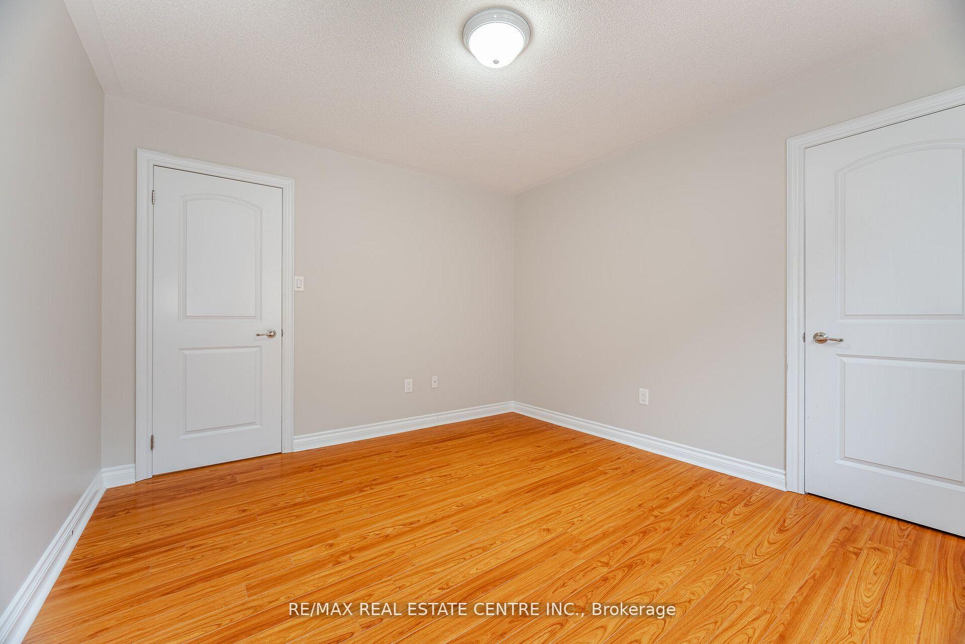 Photo 31 of 38 Junetown Circle, Brampton, Credit Valley — HOMEH