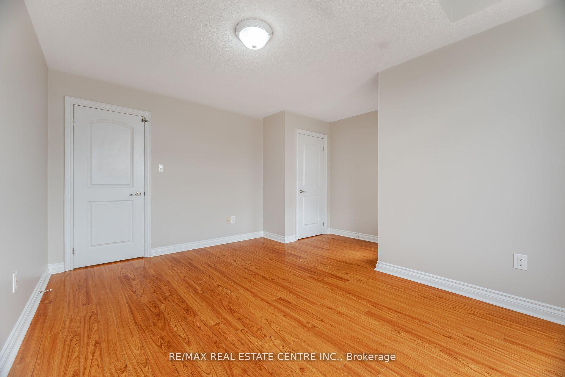 Photo 30 of 38 Junetown Circle, Brampton, Credit Valley — HOMEH