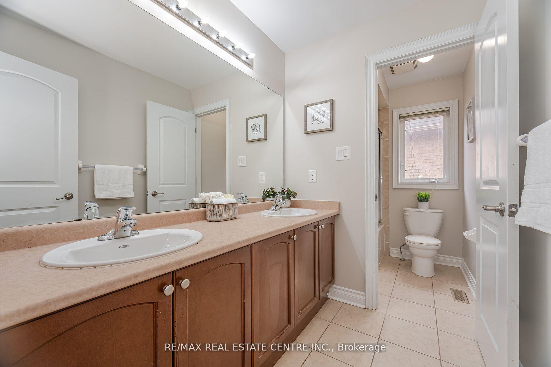 Photo 20 of 38 Junetown Circle, Brampton, Credit Valley — HOMEH