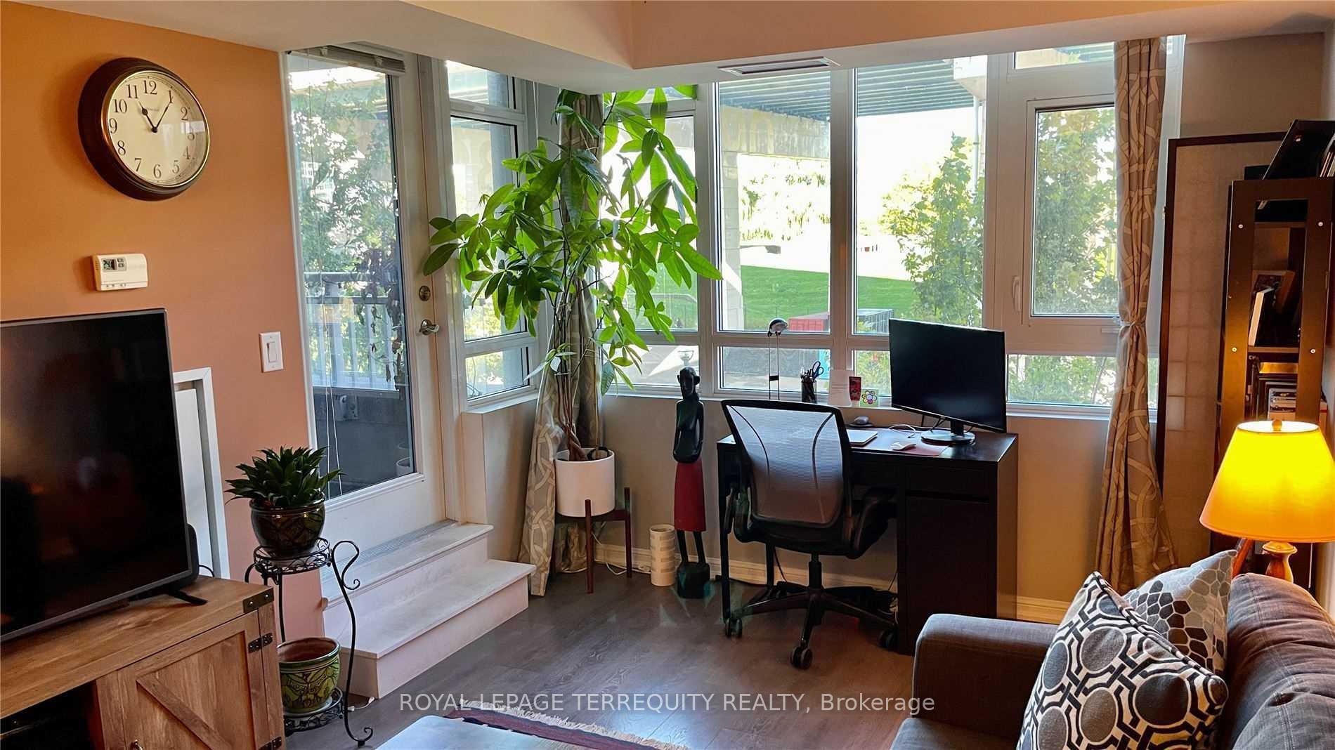 Photo 4 of Unit 525, 35 Bastion Street, Toronto, Waterfront Communities — HOMEH