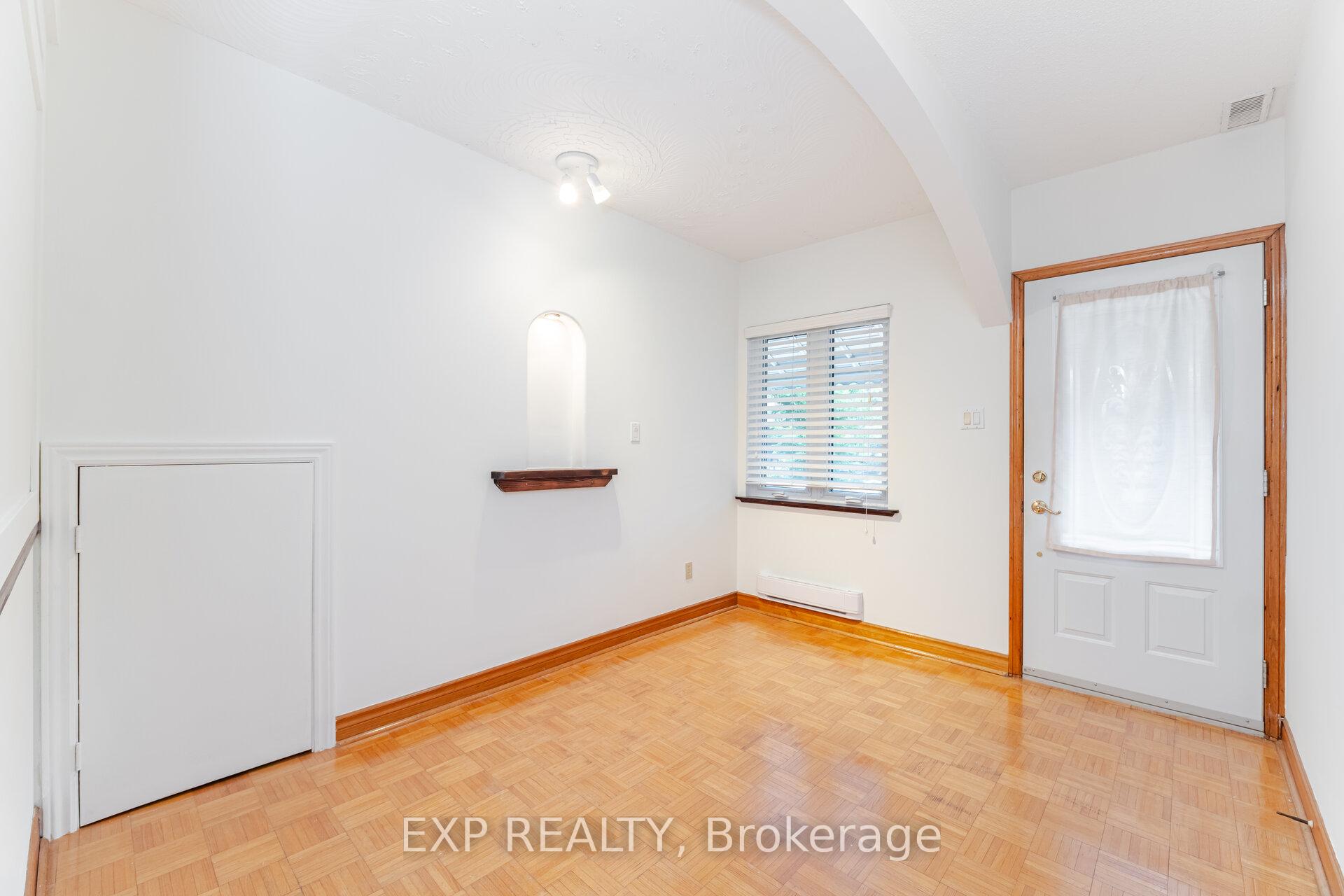 Photo 2 of 395 Crawford Street, Toronto, Trinity-Bellwoods — HOMEH