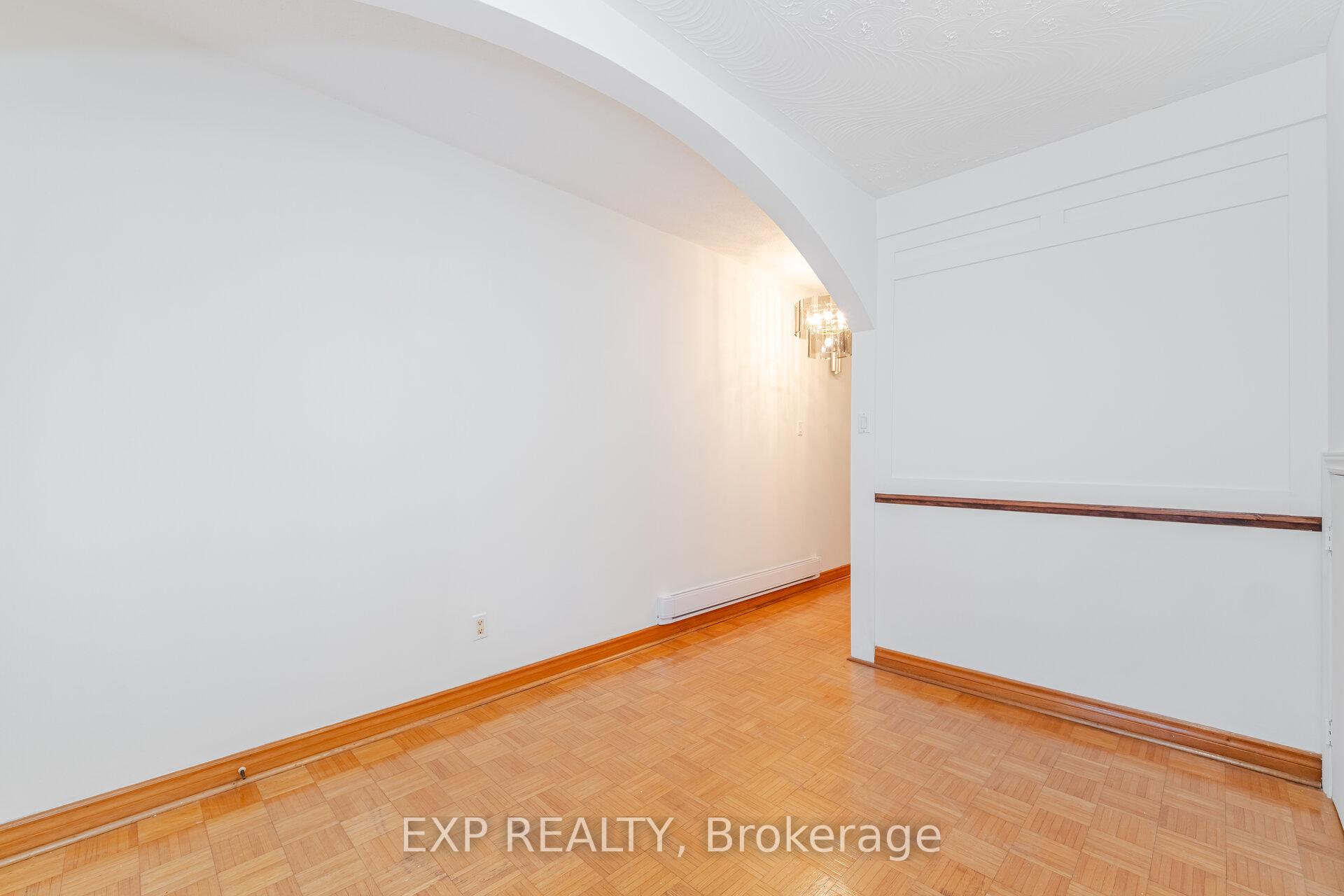Photo 5 of 395 Crawford Street, Toronto, Trinity-Bellwoods — HOMEH