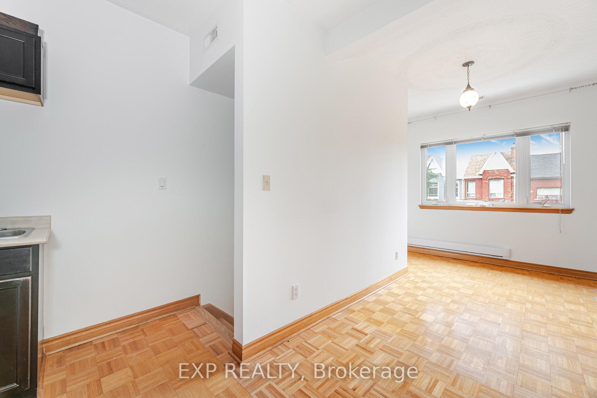 Photo 6 of 395 Crawford Street, Toronto, Trinity-Bellwoods — HOMEH