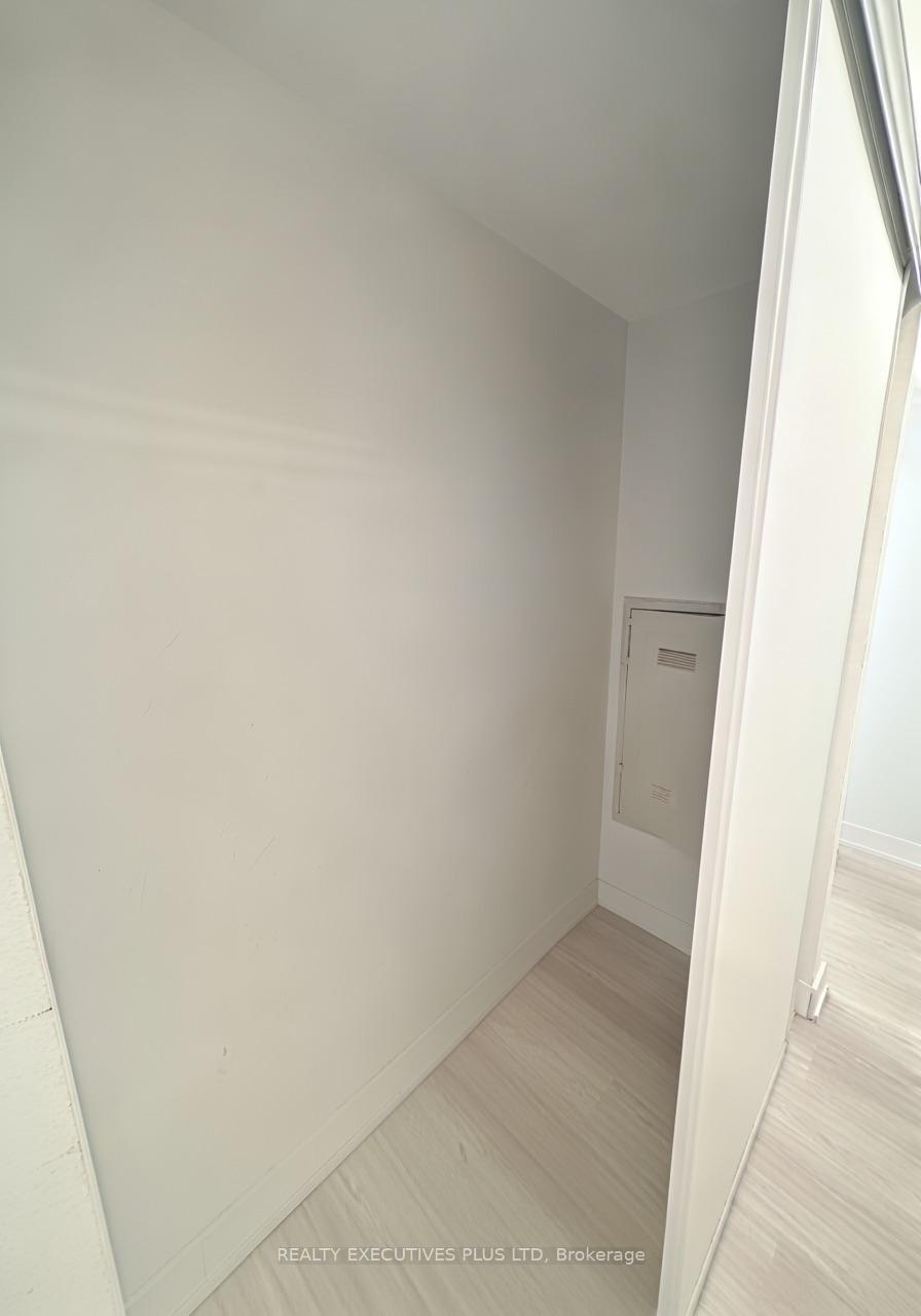 Photo 2 of Unit 2402, 47 Mutual Street S, Toronto, Church-Yonge Corridor — HOMEH
