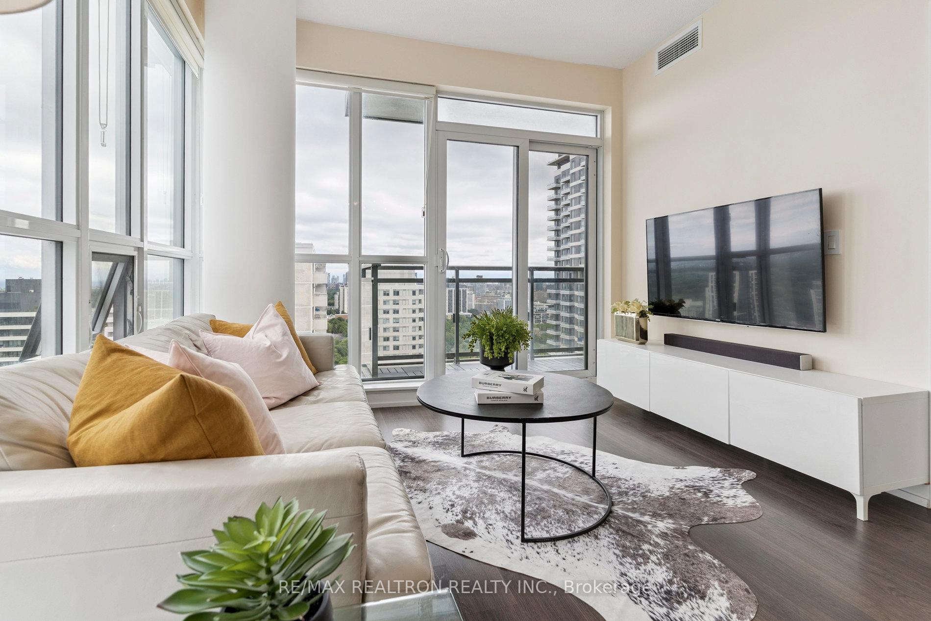 Photo 5 of Unit 2407, 89 Dunfield Avenue, Toronto, Mount Pleasant West — HOMEH