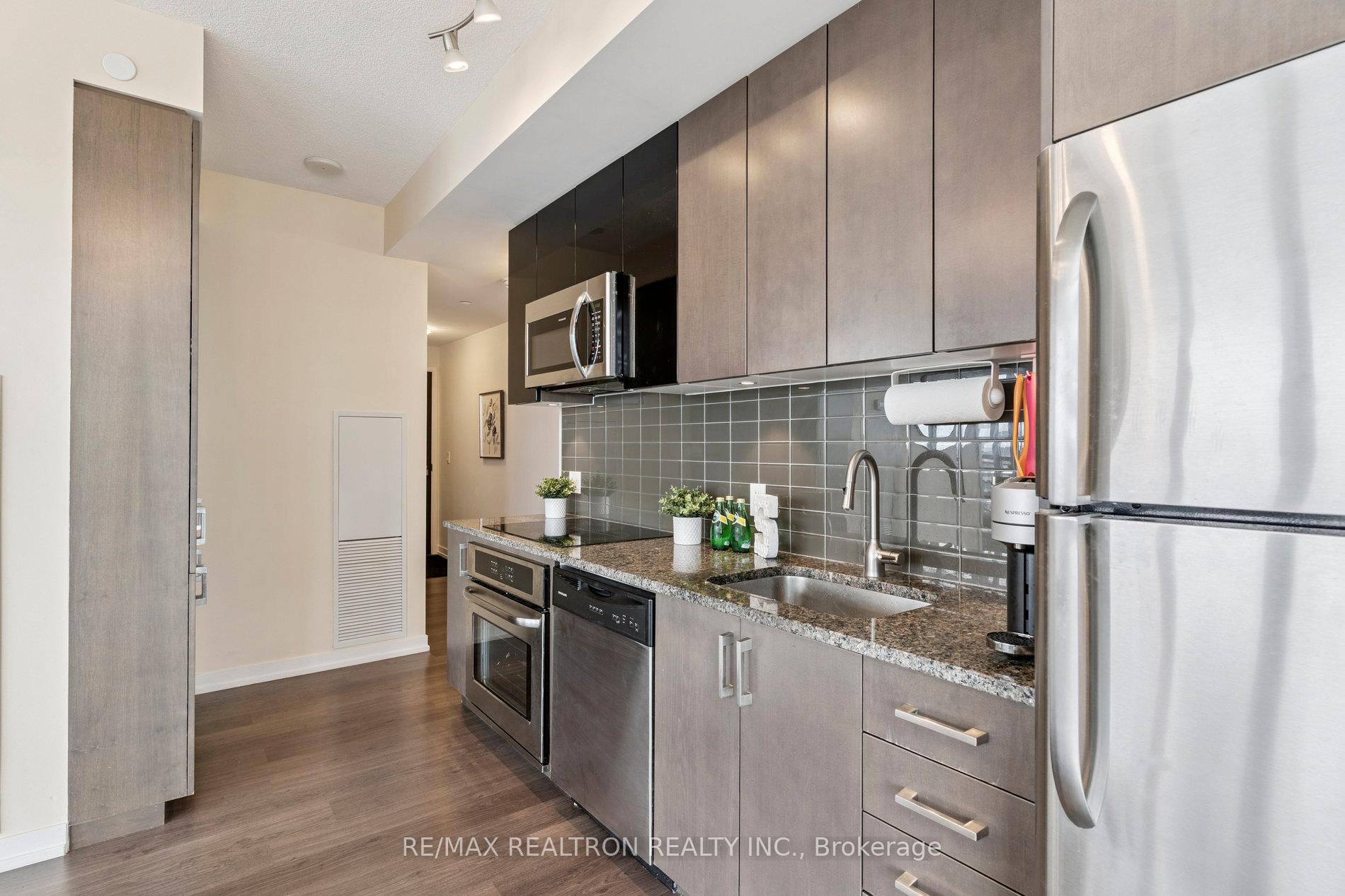 Photo 11 of Unit 2407, 89 Dunfield Avenue, Toronto, Mount Pleasant West — HOMEH