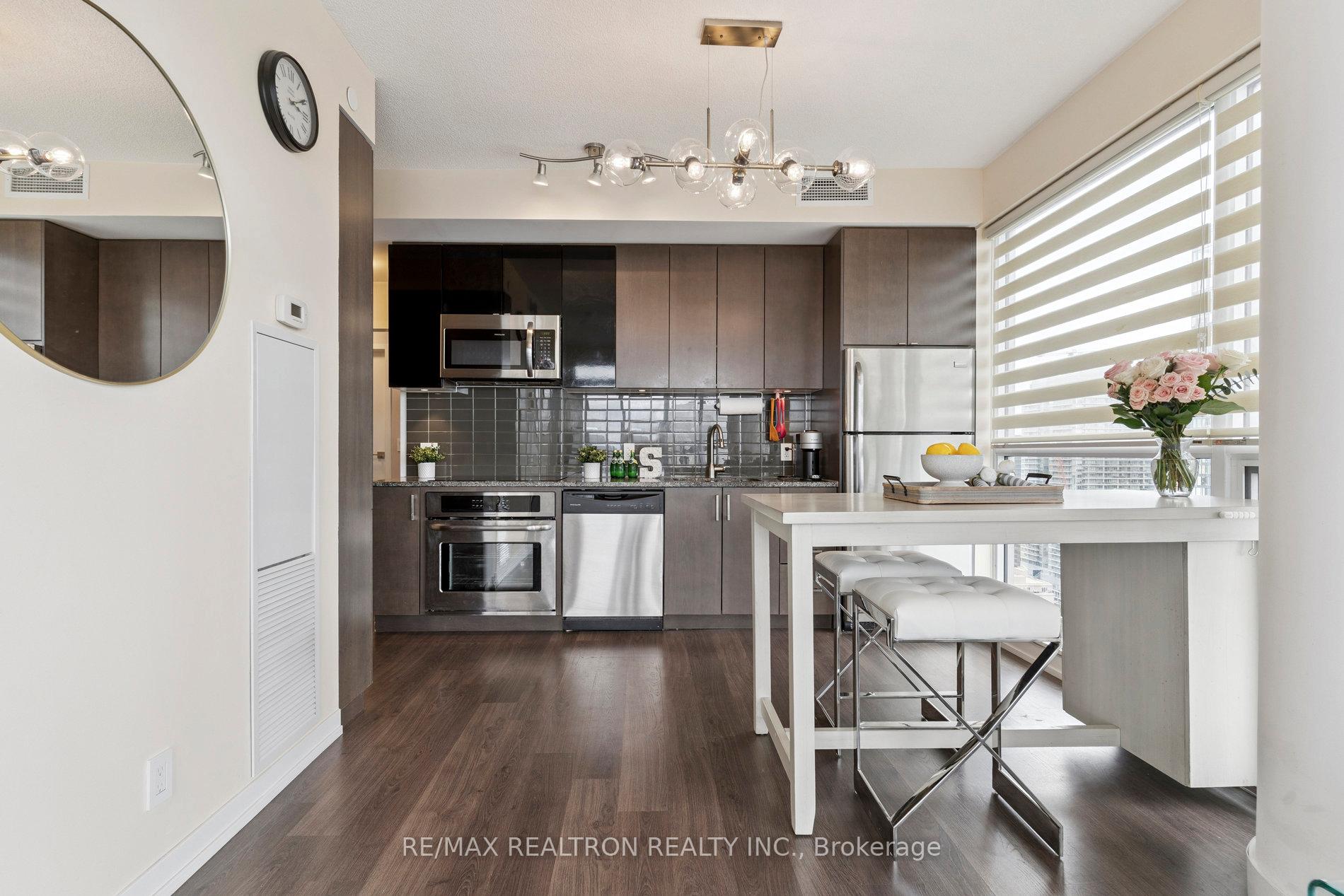 Photo 19 of Unit 2407, 89 Dunfield Avenue, Toronto, Mount Pleasant West — HOMEH