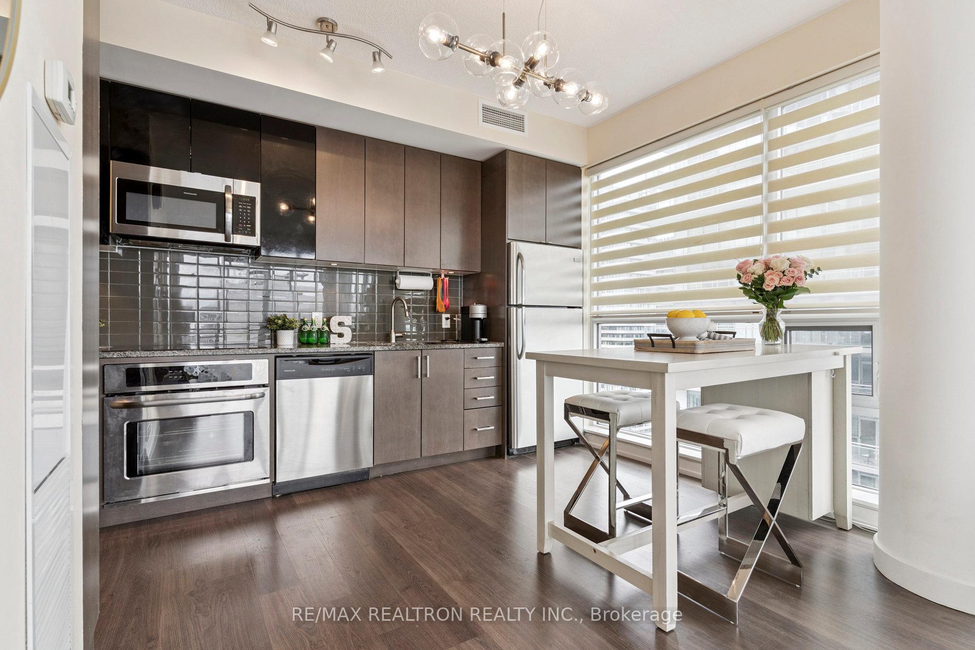 Photo 20 of Unit 2407, 89 Dunfield Avenue, Toronto, Mount Pleasant West — HOMEH