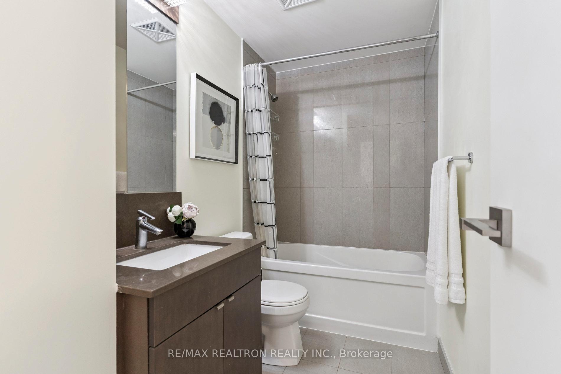 Photo 33 of Unit 2407, 89 Dunfield Avenue, Toronto, Mount Pleasant West — HOMEH