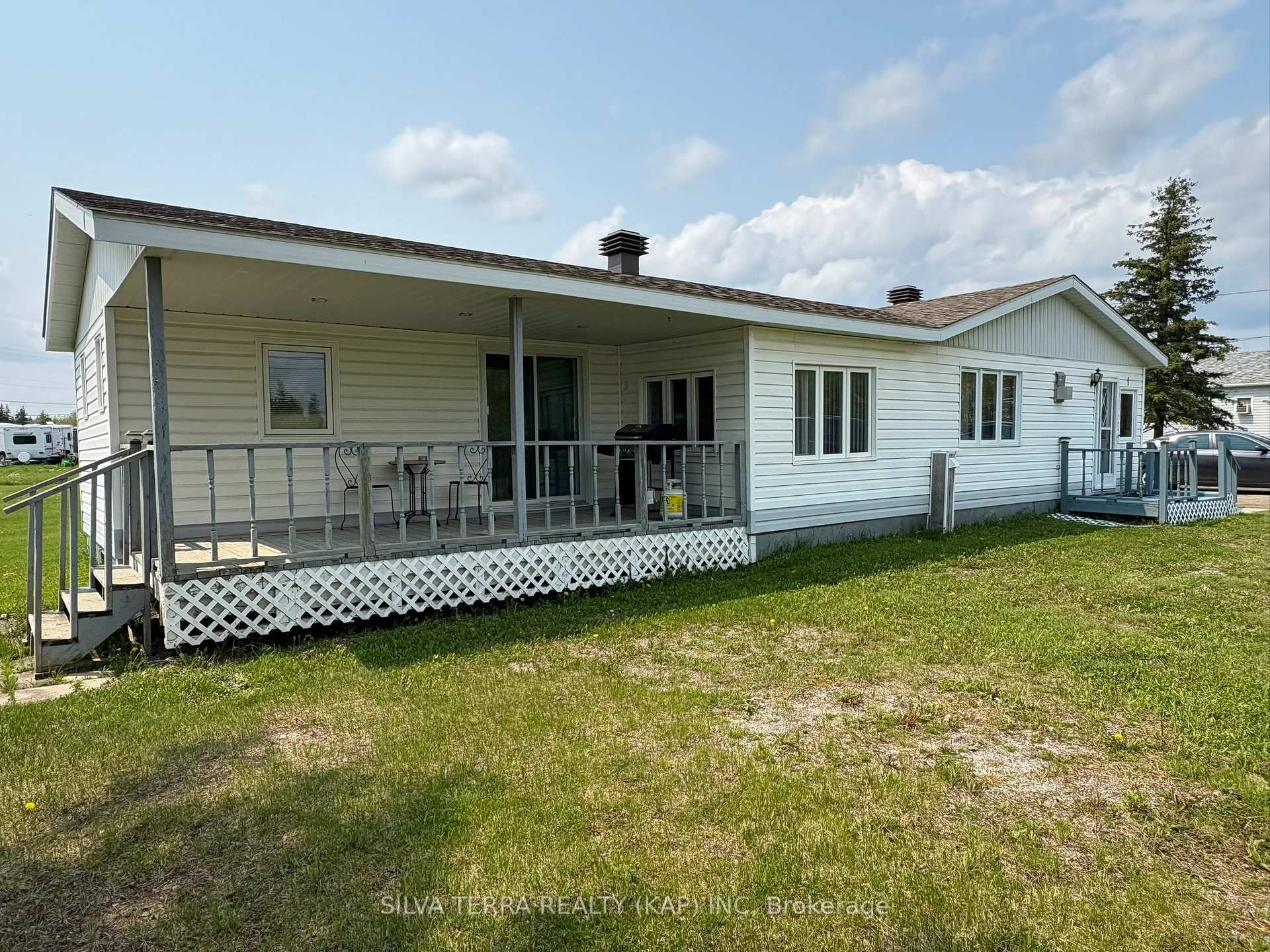 Photo 6 of 1 Owens Road N, Kapuskasing — HOMEH