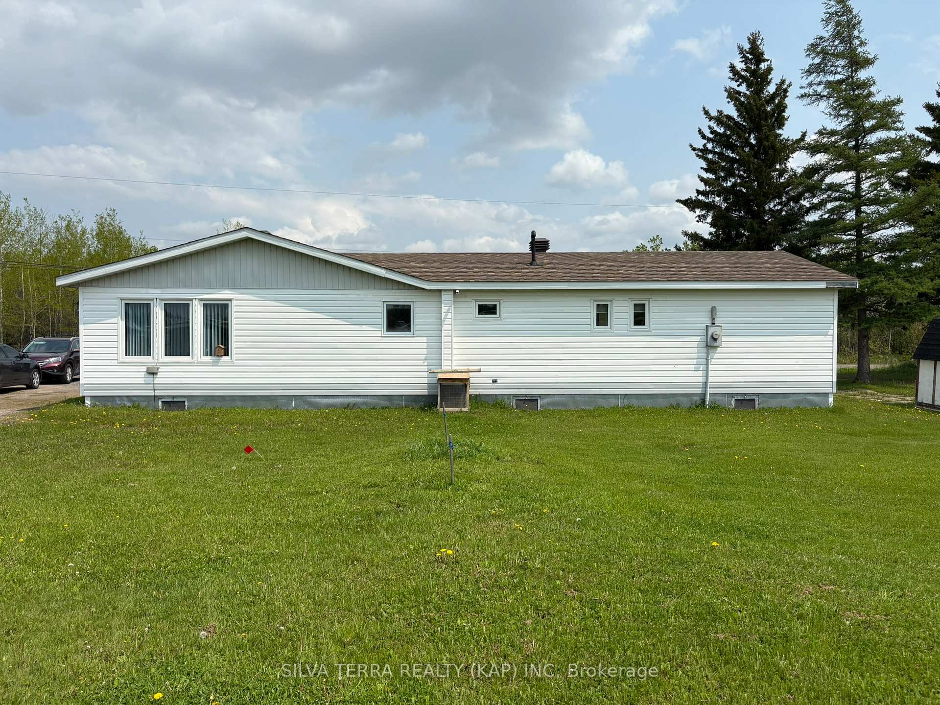 Photo 12 of 1 Owens Road N, Kapuskasing — HOMEH