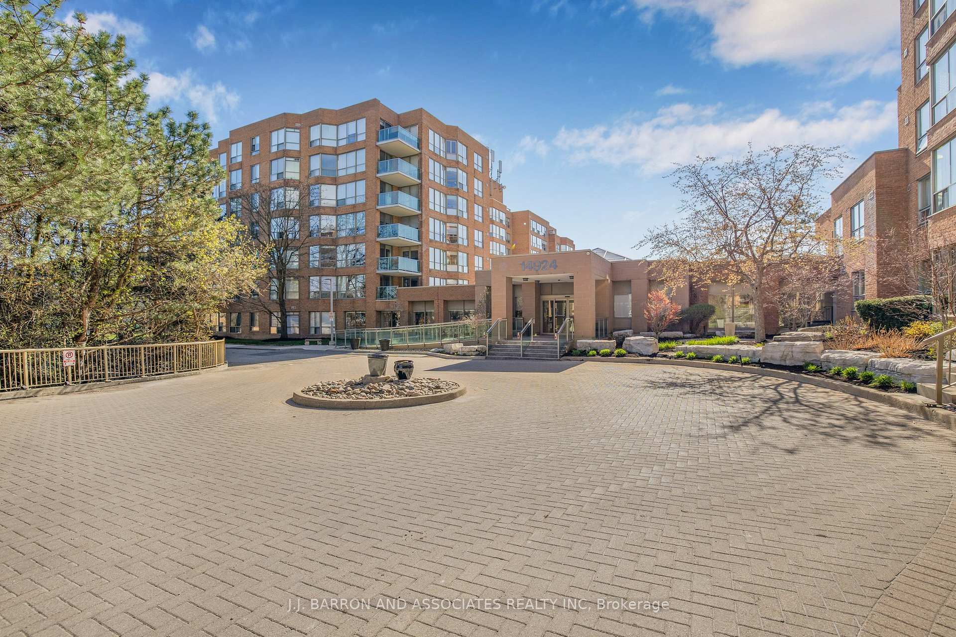 Front of Unit 114, 14924 Yonge Street