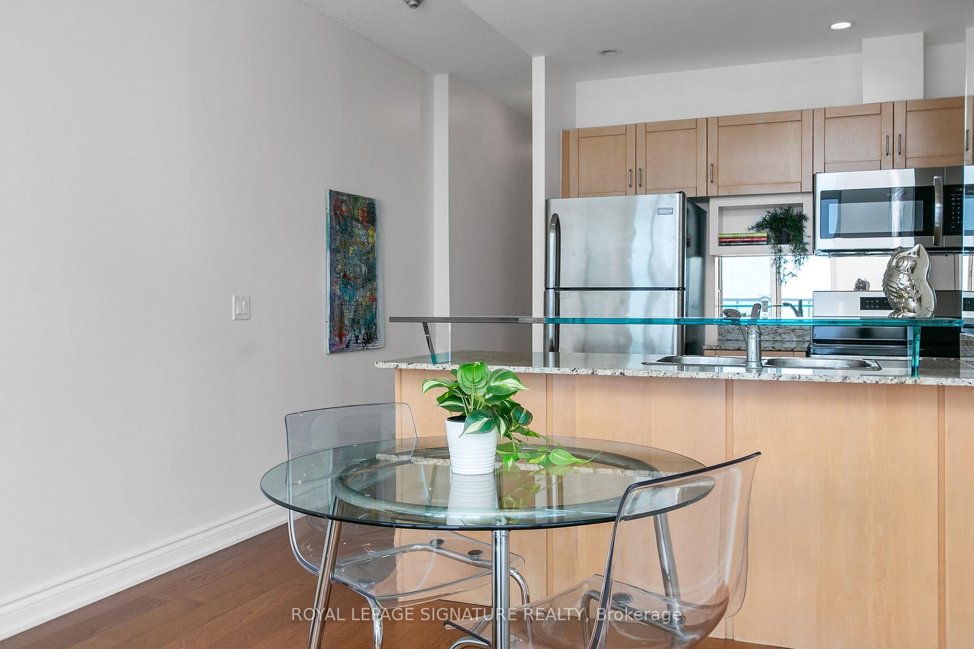 Photo 8 of Unit 3107, 208 Queens Quay W, Toronto, Waterfront Communities — HOMEH
