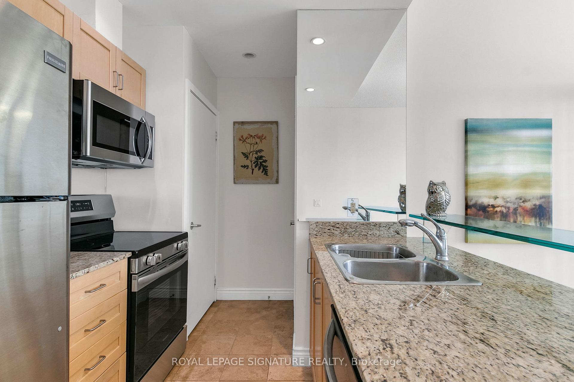 Photo 14 of Unit 3107, 208 Queens Quay W, Toronto, Waterfront Communities — HOMEH