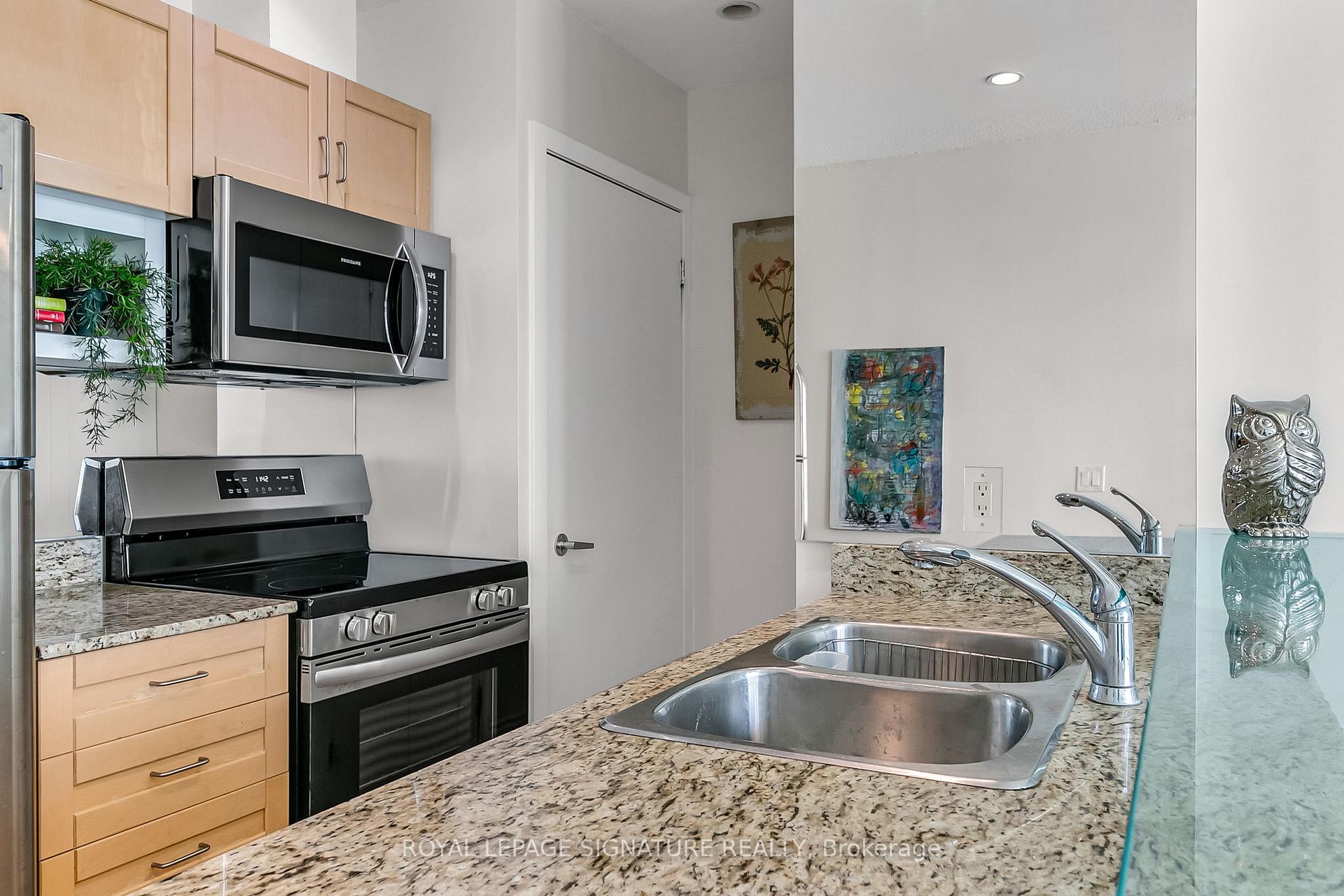 Photo 9 of Unit 3107, 208 Queens Quay W, Toronto, Waterfront Communities — HOMEH