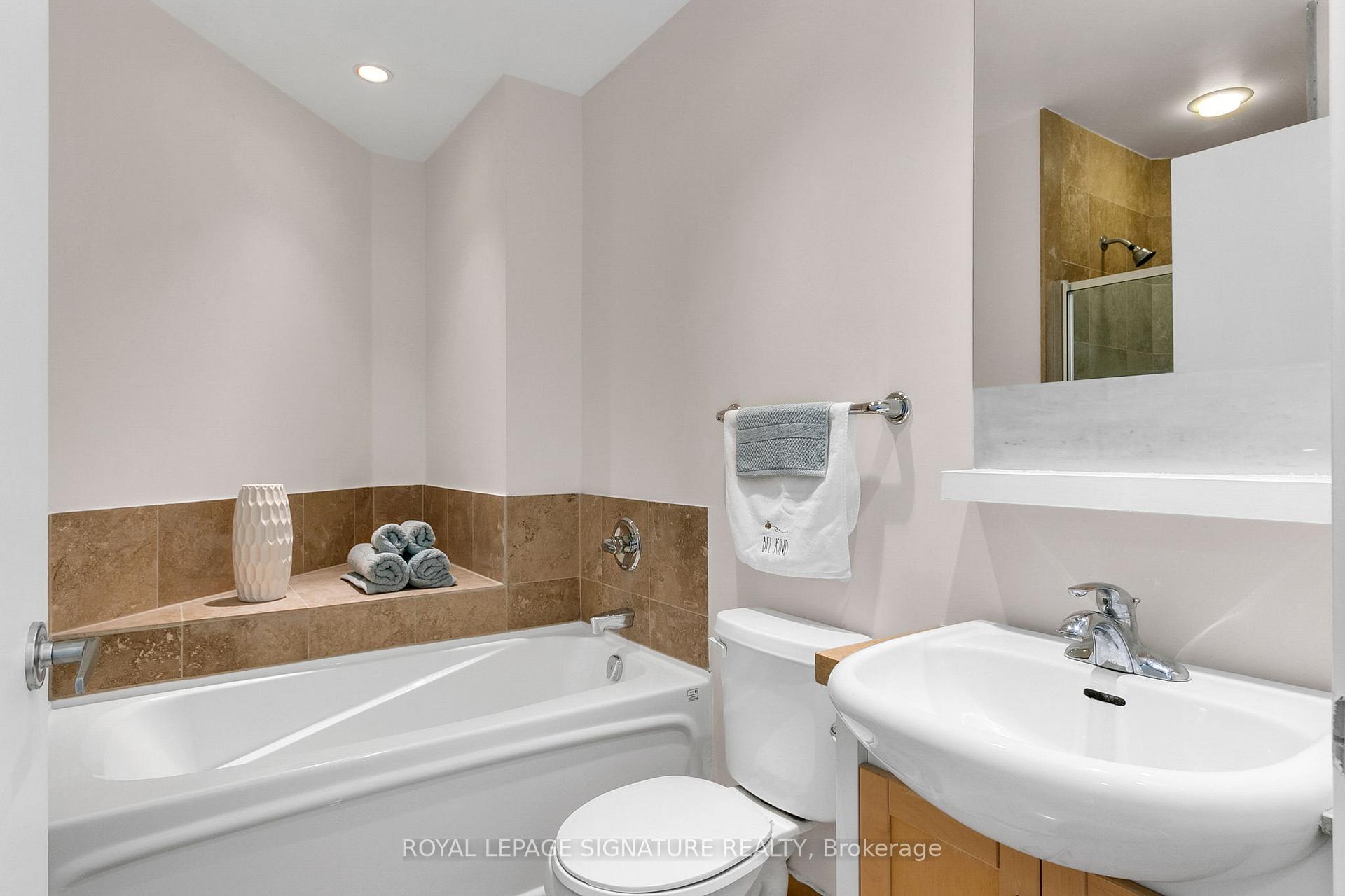 Photo 27 of Unit 3107, 208 Queens Quay W, Toronto, Waterfront Communities — HOMEH