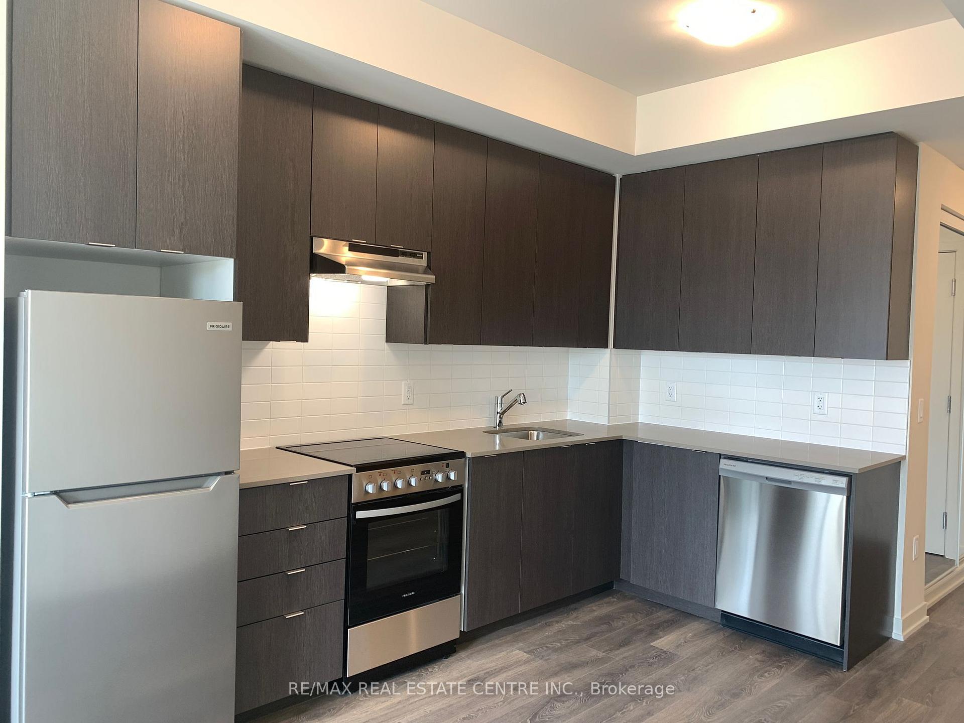 Photo 4 of Unit 110, 62 Sky Harbour Drive, Brampton, Bram West — HOMEH