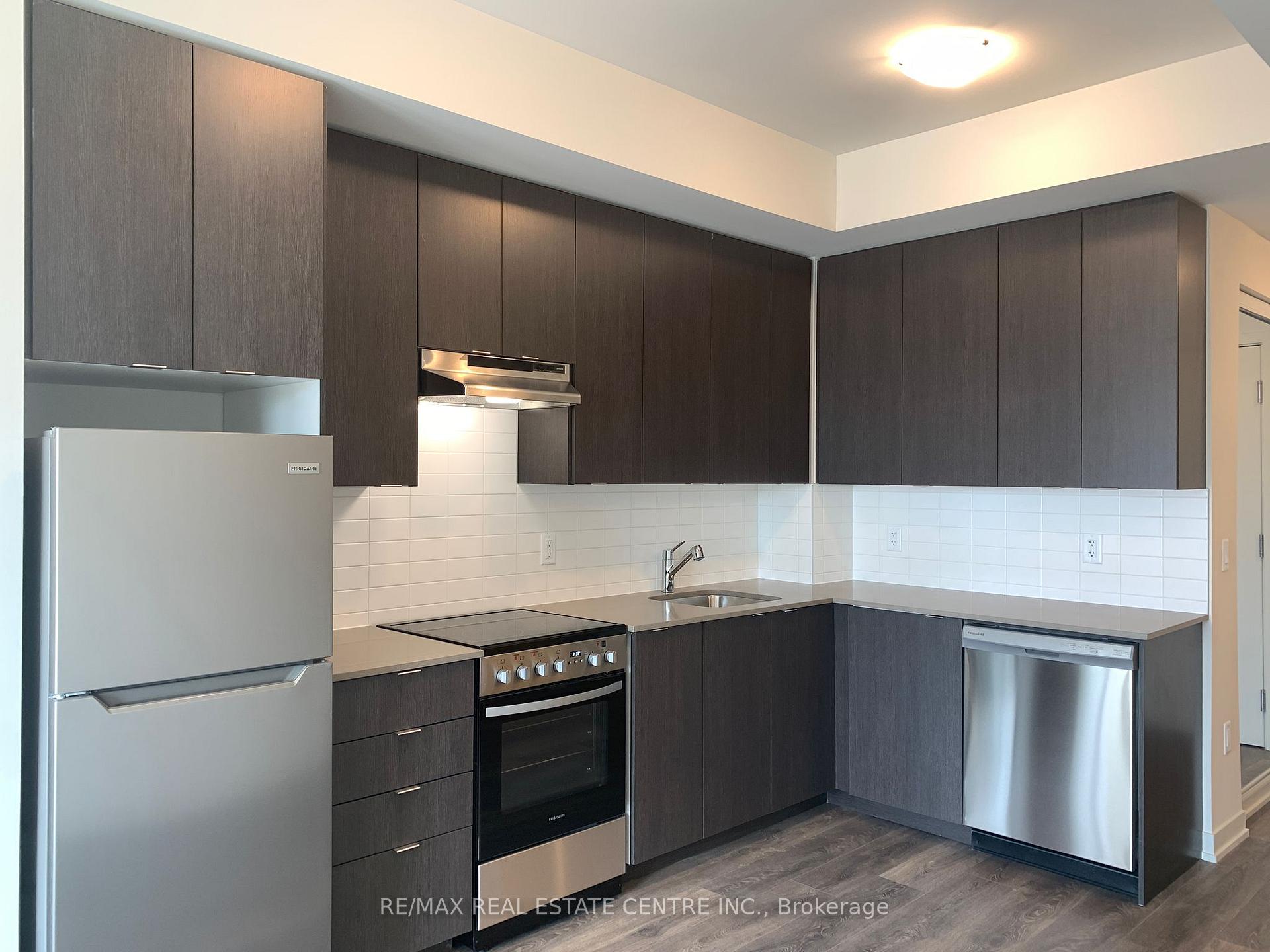 Photo 3 of Unit 110, 62 Sky Harbour Drive, Brampton, Bram West — HOMEH