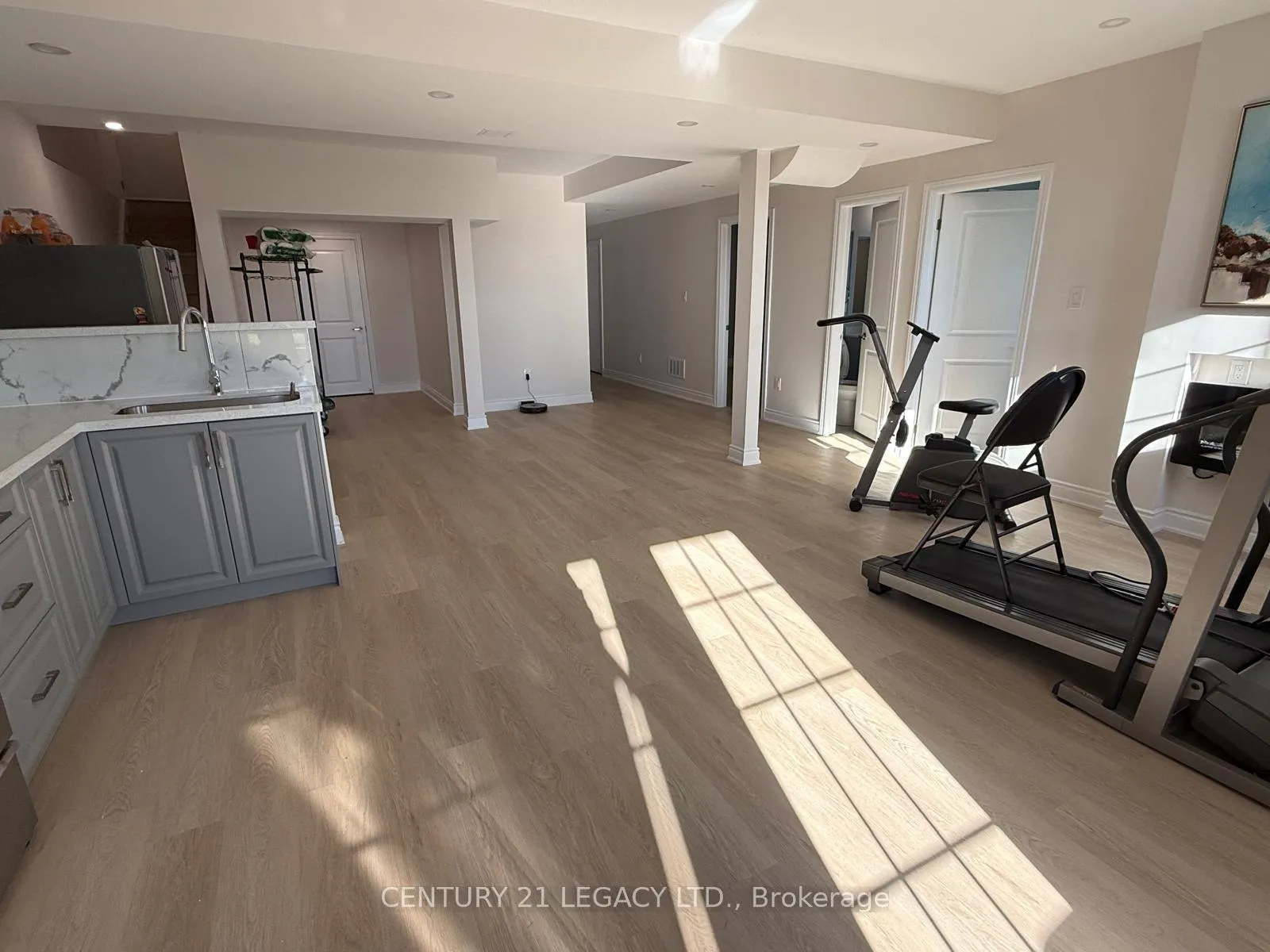 Photo 8 of 38 Lost Canyon Way E, Brampton, Credit Valley — HOMEH