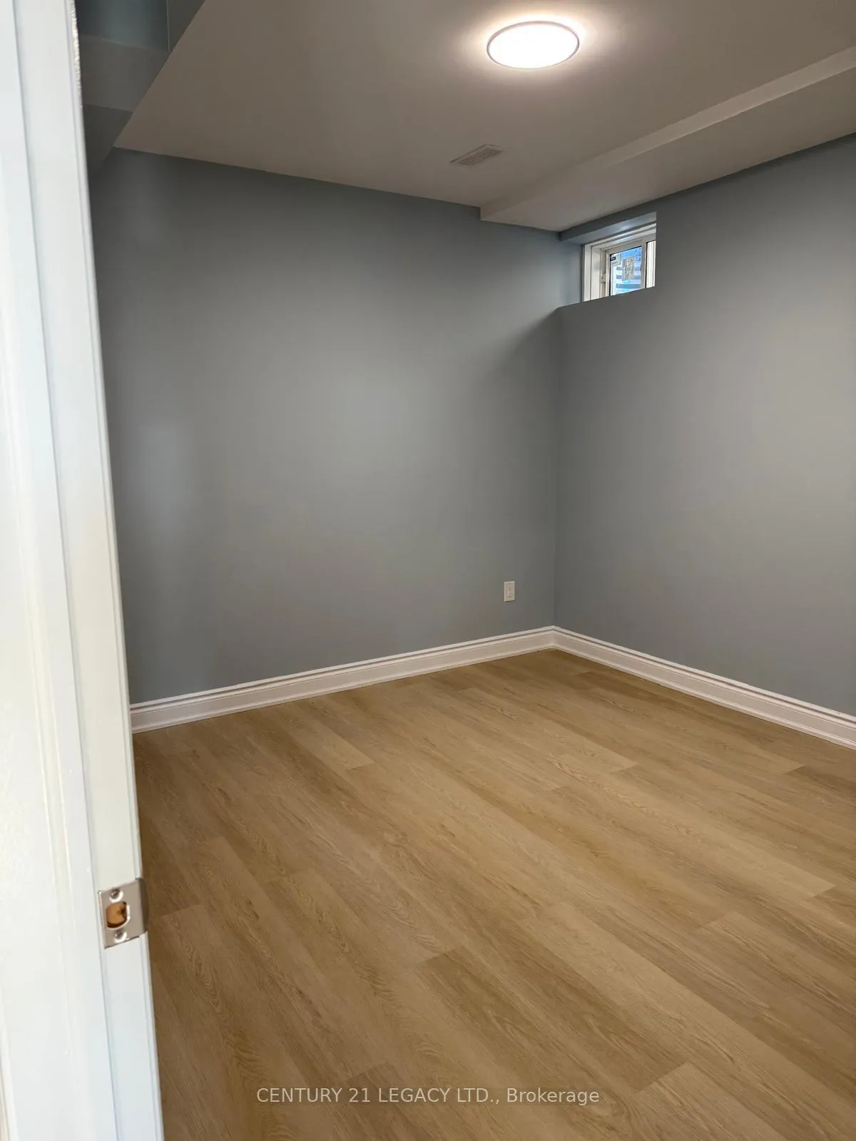 Photo 17 of 38 Lost Canyon Way E, Brampton, Credit Valley — HOMEH