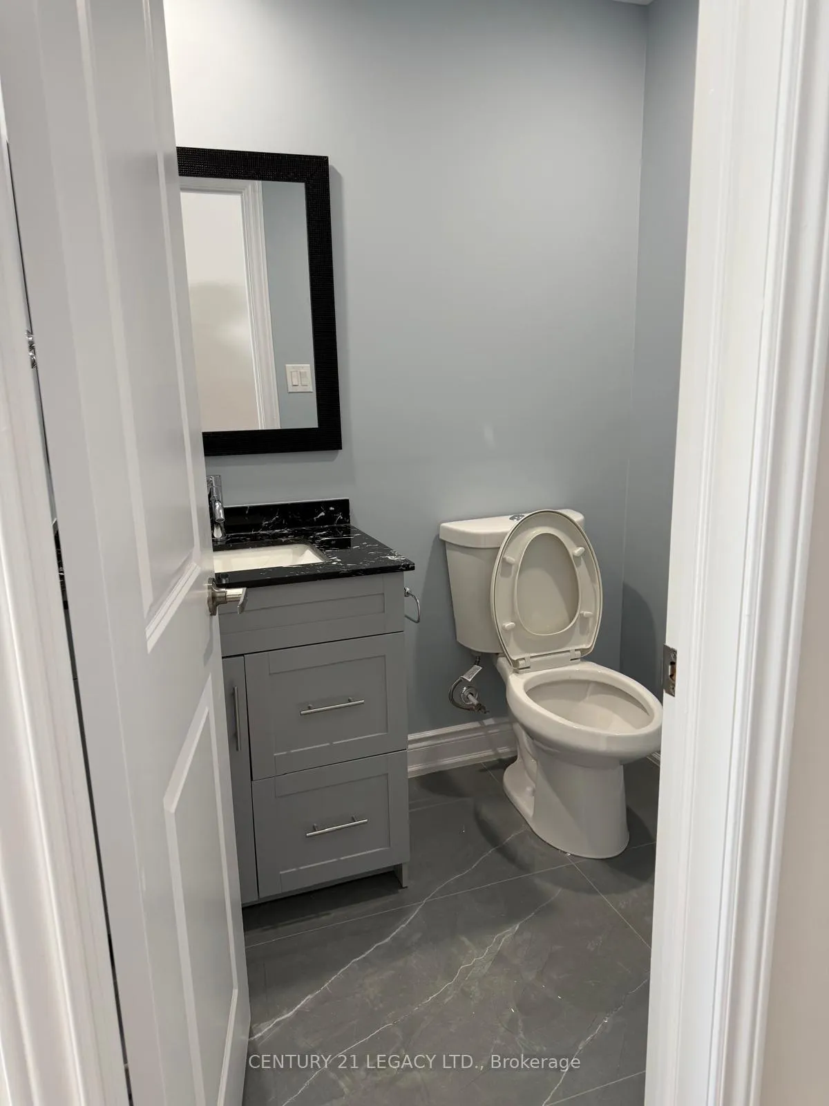 Photo 29 of 38 Lost Canyon Way E, Brampton, Credit Valley — HOMEH
