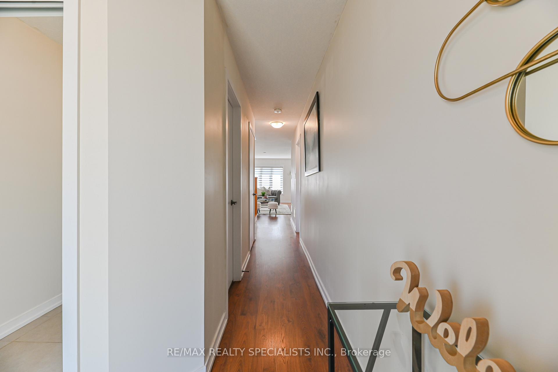 Photo 2 of 63 Bedrock Drive, Hamilton, Stoney Creek Mountain — HOMEH